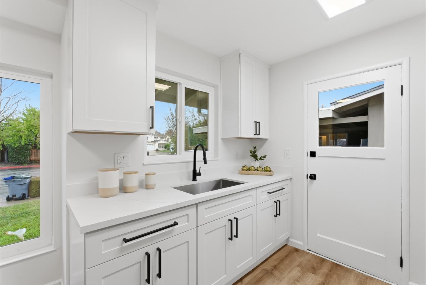 Detail Gallery Image 8 of 43 For 446 - 448 Waddington Ave, Sunnyvale,  CA 94085 - 4 Beds | 2 Baths