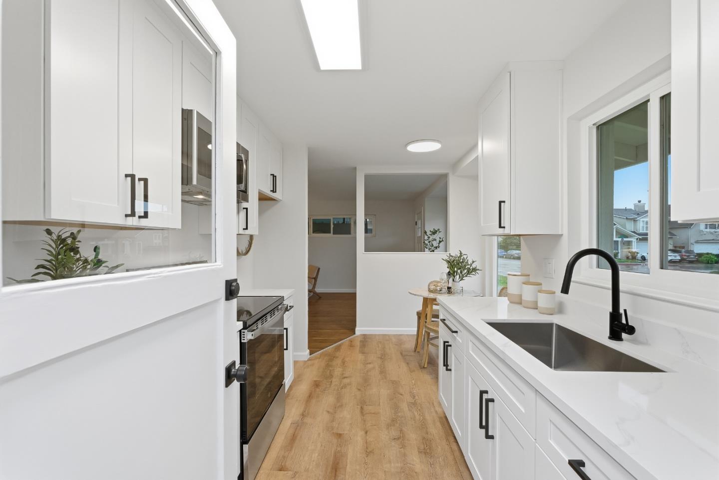 Detail Gallery Image 9 of 43 For 446 - 448 Waddington Ave, Sunnyvale,  CA 94085 - 4 Beds | 2 Baths