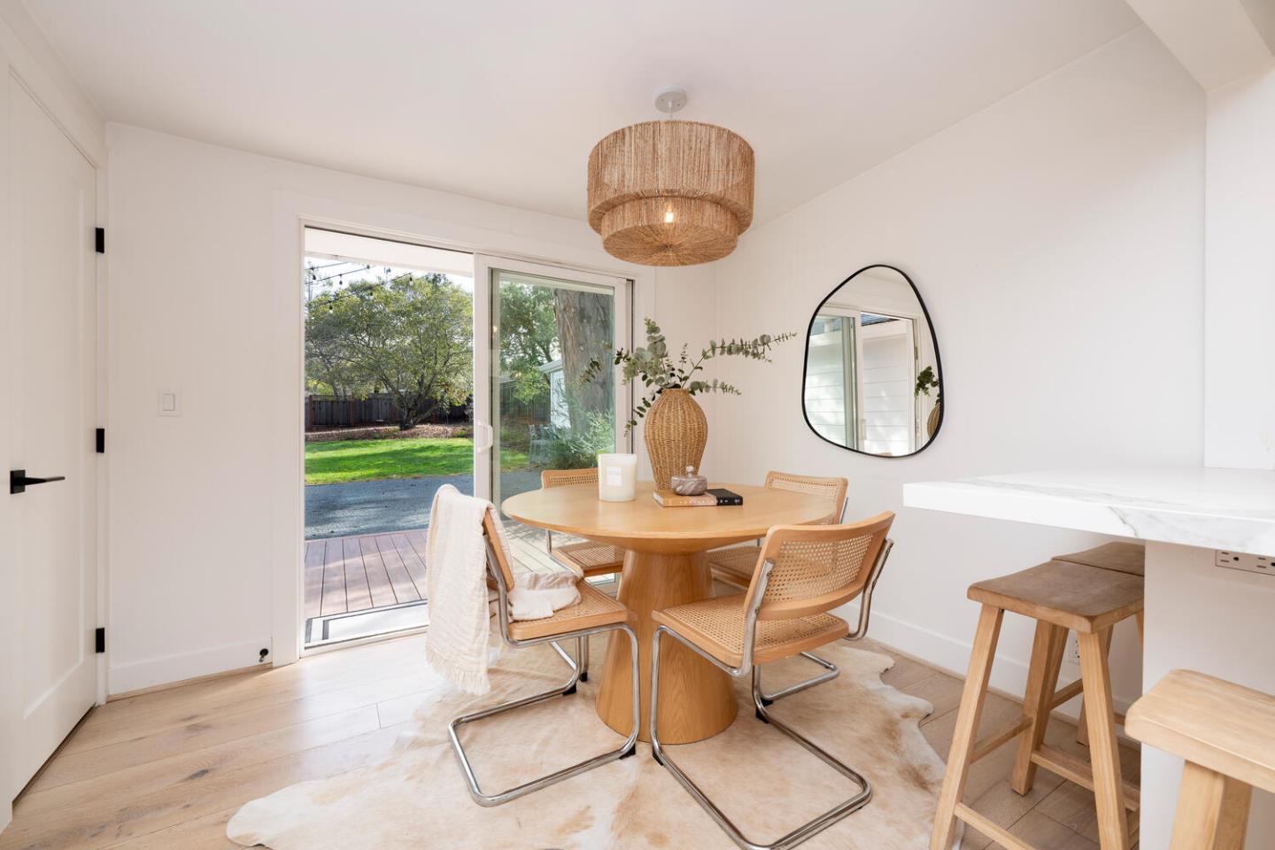 Detail Gallery Image 17 of 30 For 175 Springdale Way, –,  CA 94062 - 2 Beds | 1/1 Baths