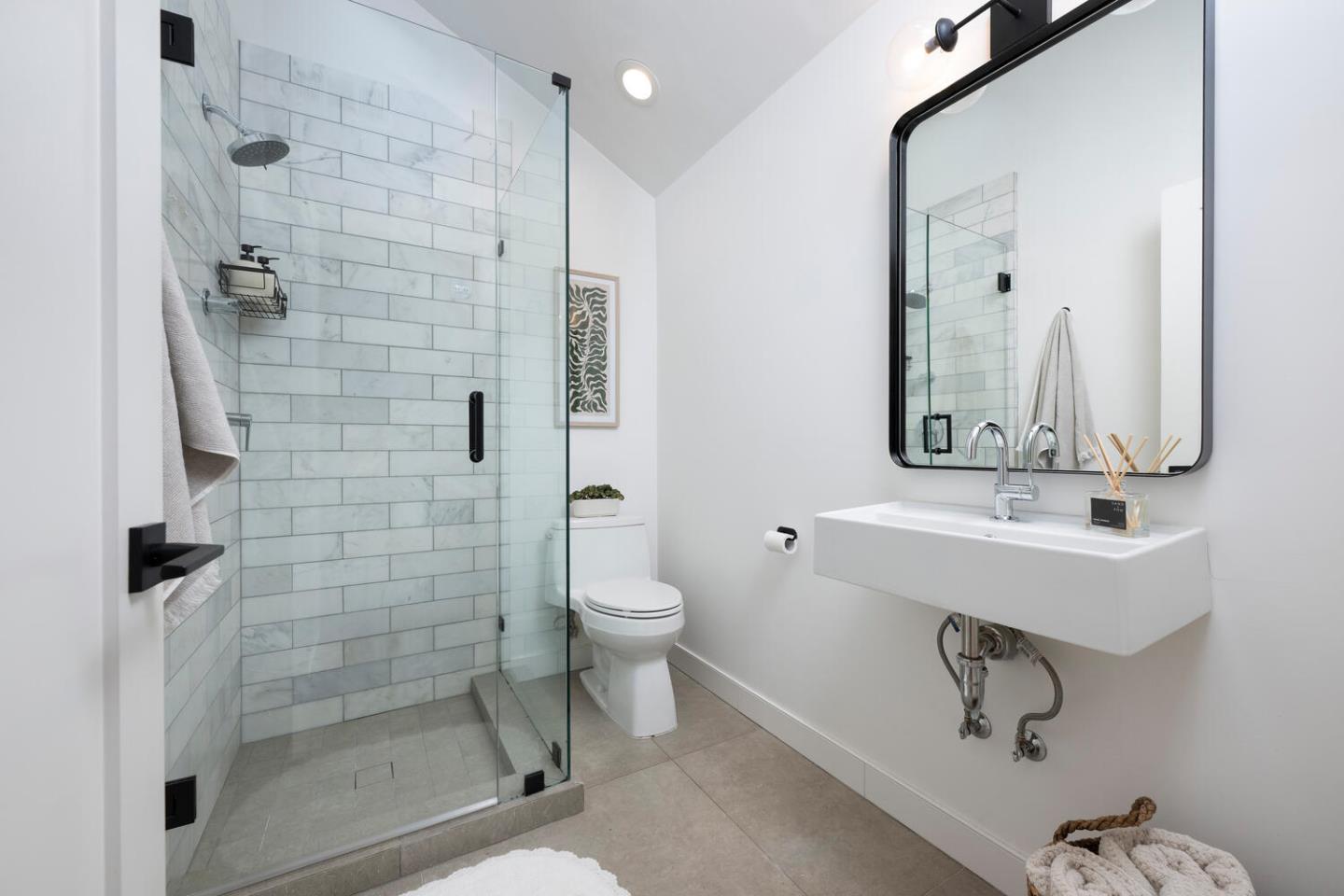 Detail Gallery Image 23 of 30 For 175 Springdale Way, –,  CA 94062 - 2 Beds | 1/1 Baths