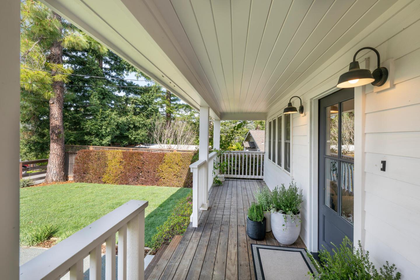 Detail Gallery Image 6 of 30 For 175 Springdale Way, –,  CA 94062 - 2 Beds | 1/1 Baths