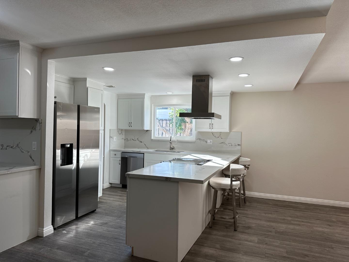 Detail Gallery Image 4 of 7 For 2409 Lavon Ln, Ceres,  CA 95307 - 3 Beds | 2 Baths