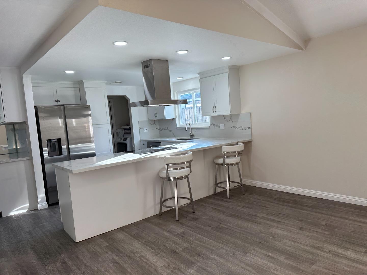 Detail Gallery Image 5 of 7 For 2409 Lavon Ln, Ceres,  CA 95307 - 3 Beds | 2 Baths