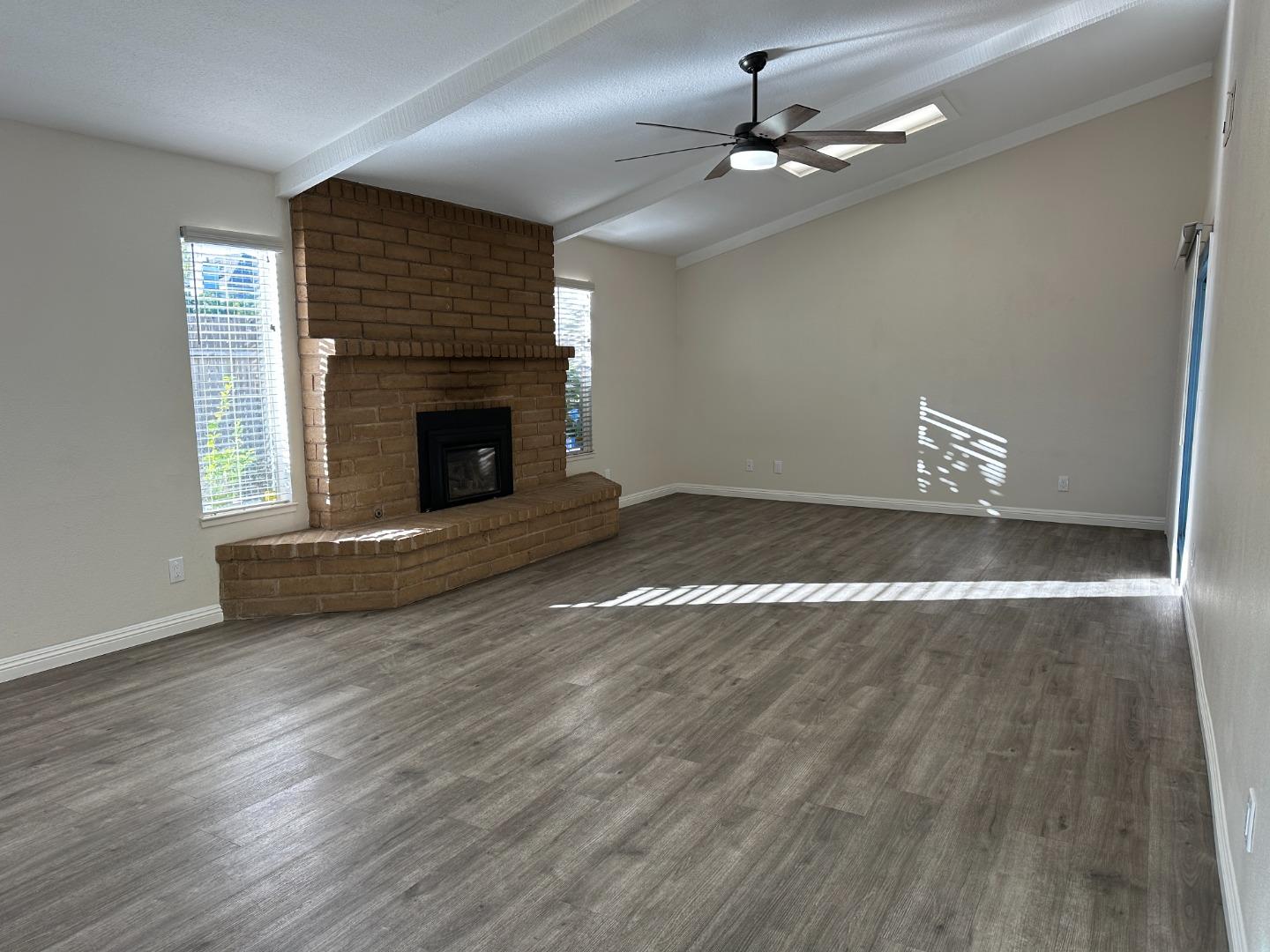 Detail Gallery Image 6 of 7 For 2409 Lavon Ln, Ceres,  CA 95307 - 3 Beds | 2 Baths