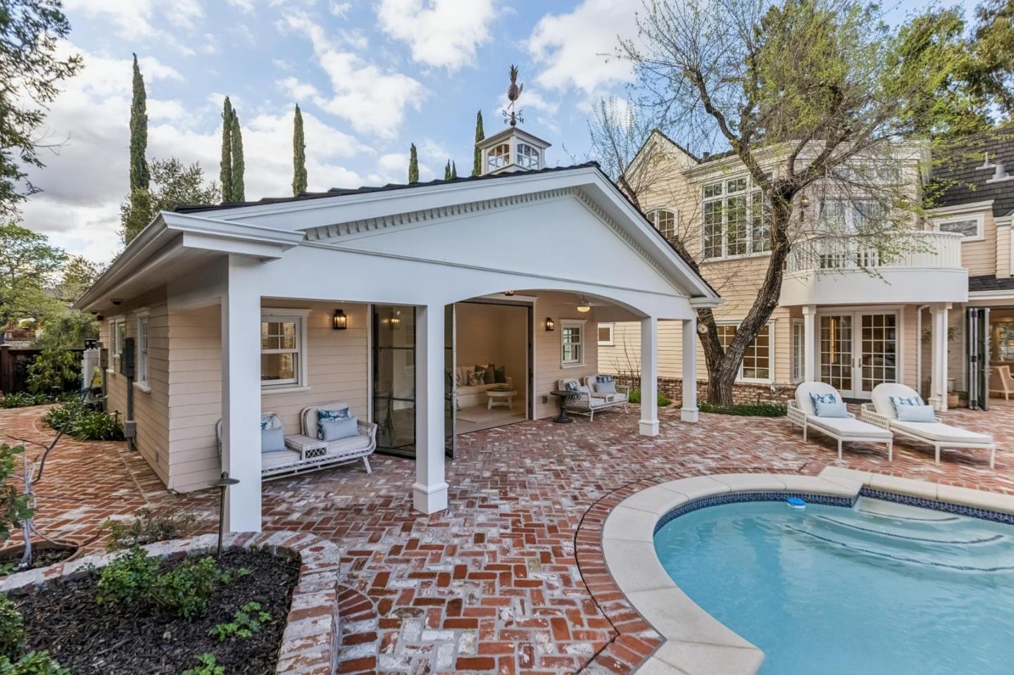 Detail Gallery Image 123 of 161 For 17930 Vineland Ave, Monte Sereno,  CA 95030 - 5 Beds | 5/2 Baths