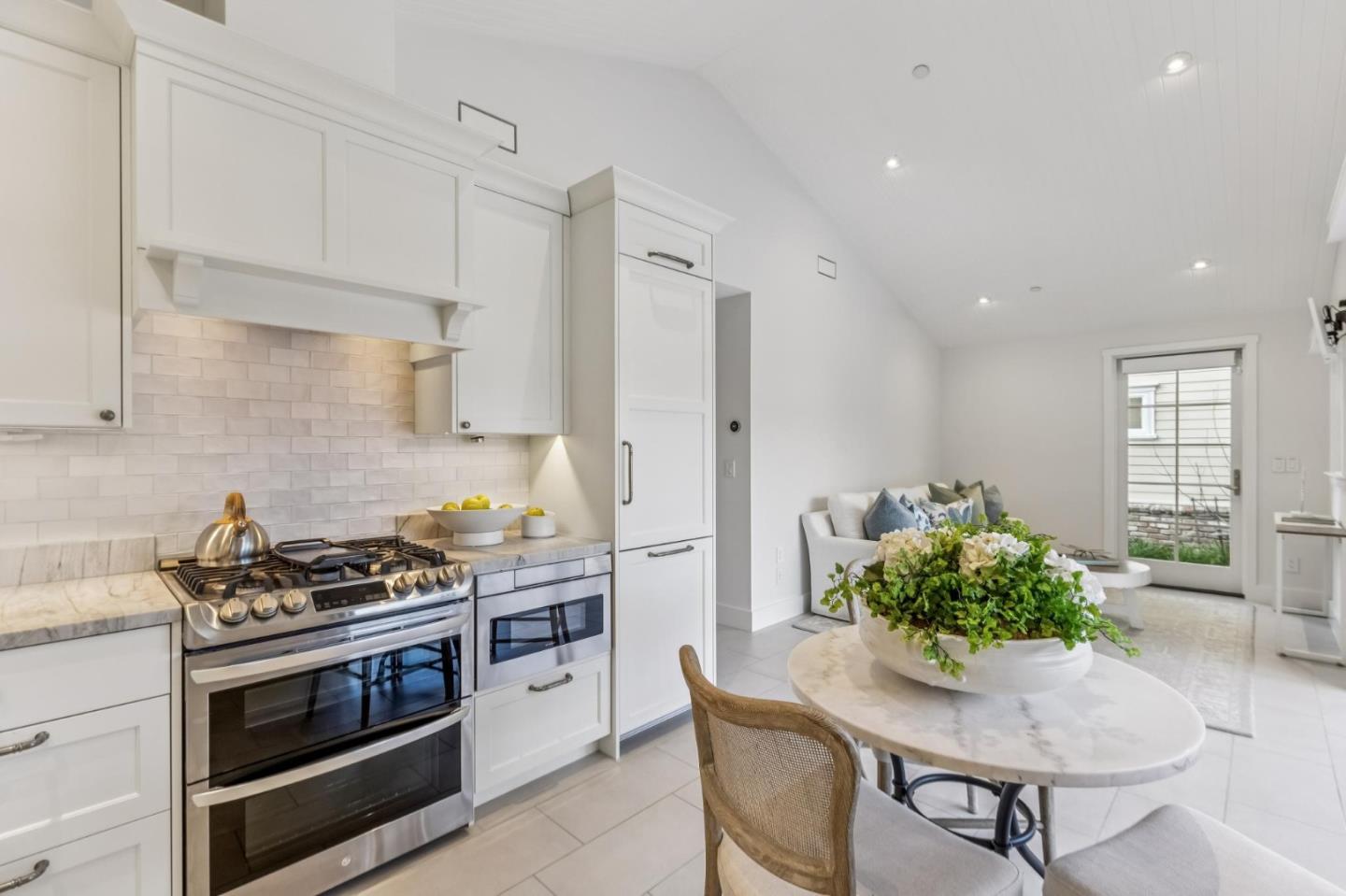 Detail Gallery Image 127 of 161 For 17930 Vineland Ave, Monte Sereno,  CA 95030 - 5 Beds | 5/2 Baths