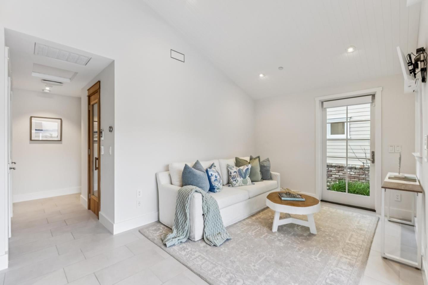 Detail Gallery Image 128 of 161 For 17930 Vineland Ave, Monte Sereno,  CA 95030 - 5 Beds | 5/2 Baths