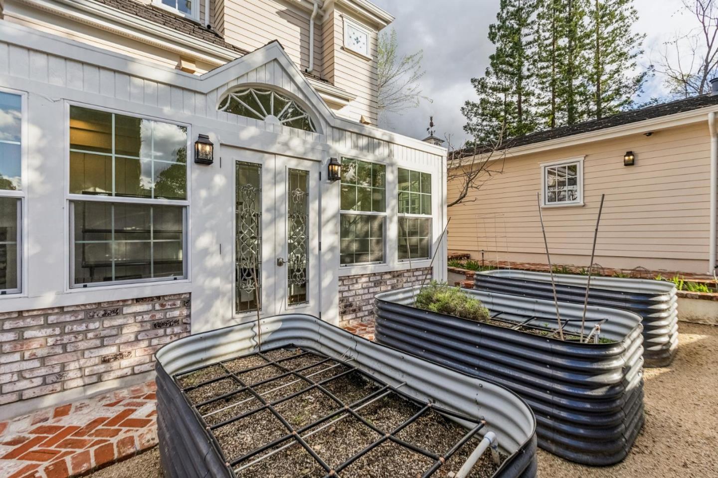 Detail Gallery Image 143 of 161 For 17930 Vineland Ave, Monte Sereno,  CA 95030 - 5 Beds | 5/2 Baths