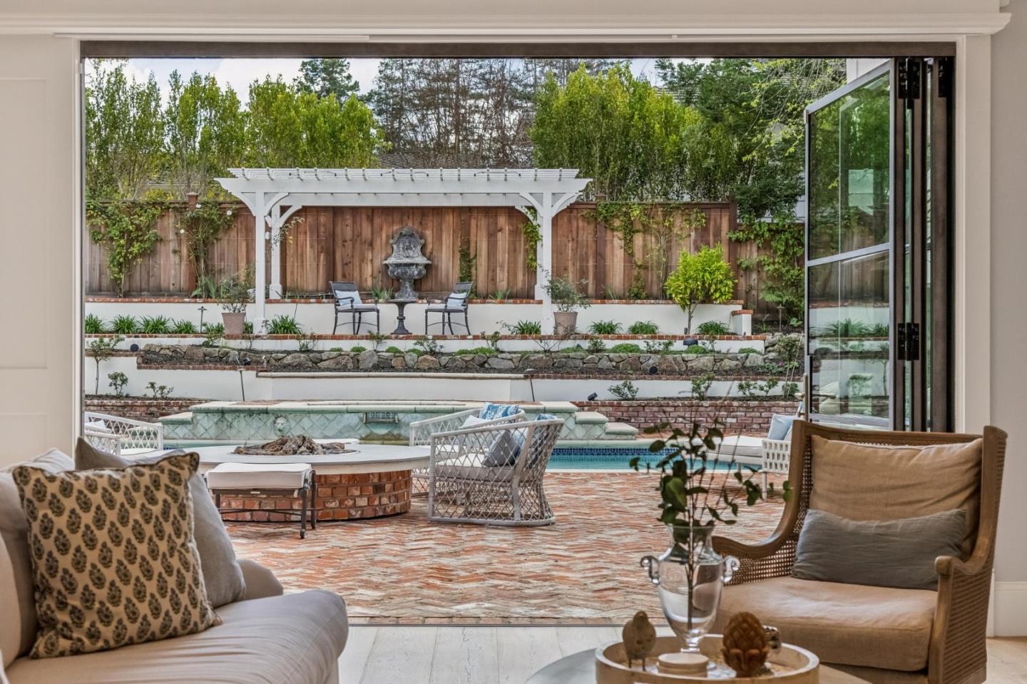 Detail Gallery Image 22 of 161 For 17930 Vineland Ave, Monte Sereno,  CA 95030 - 5 Beds | 5/2 Baths