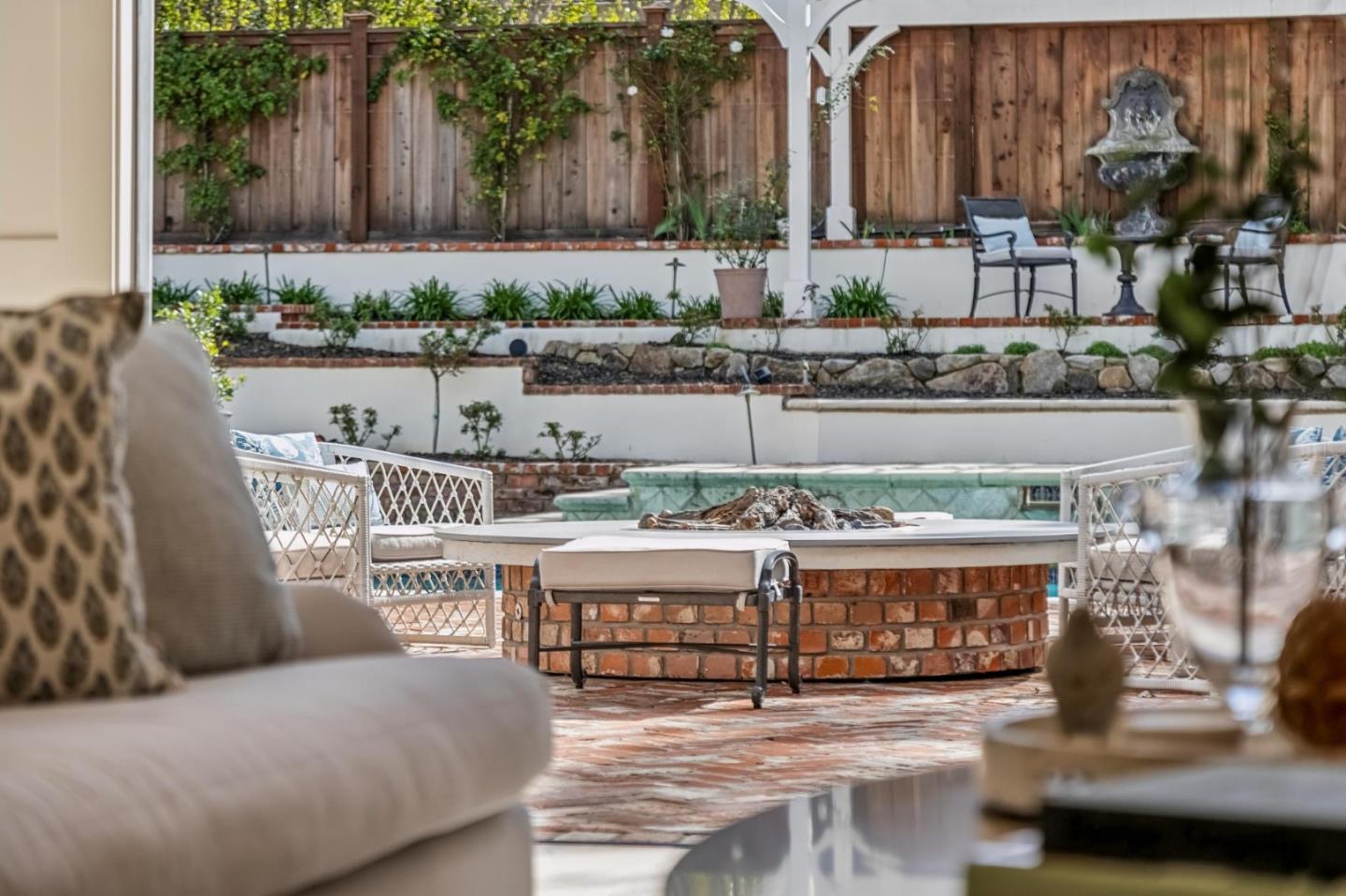 Detail Gallery Image 23 of 161 For 17930 Vineland Ave, Monte Sereno,  CA 95030 - 5 Beds | 5/2 Baths