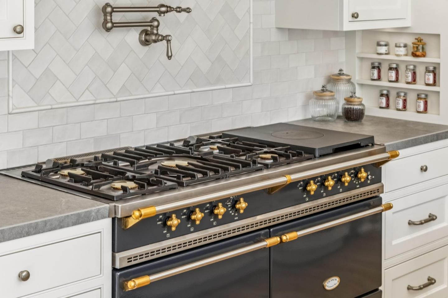 Detail Gallery Image 31 of 161 For 17930 Vineland Ave, Monte Sereno,  CA 95030 - 5 Beds | 5/2 Baths