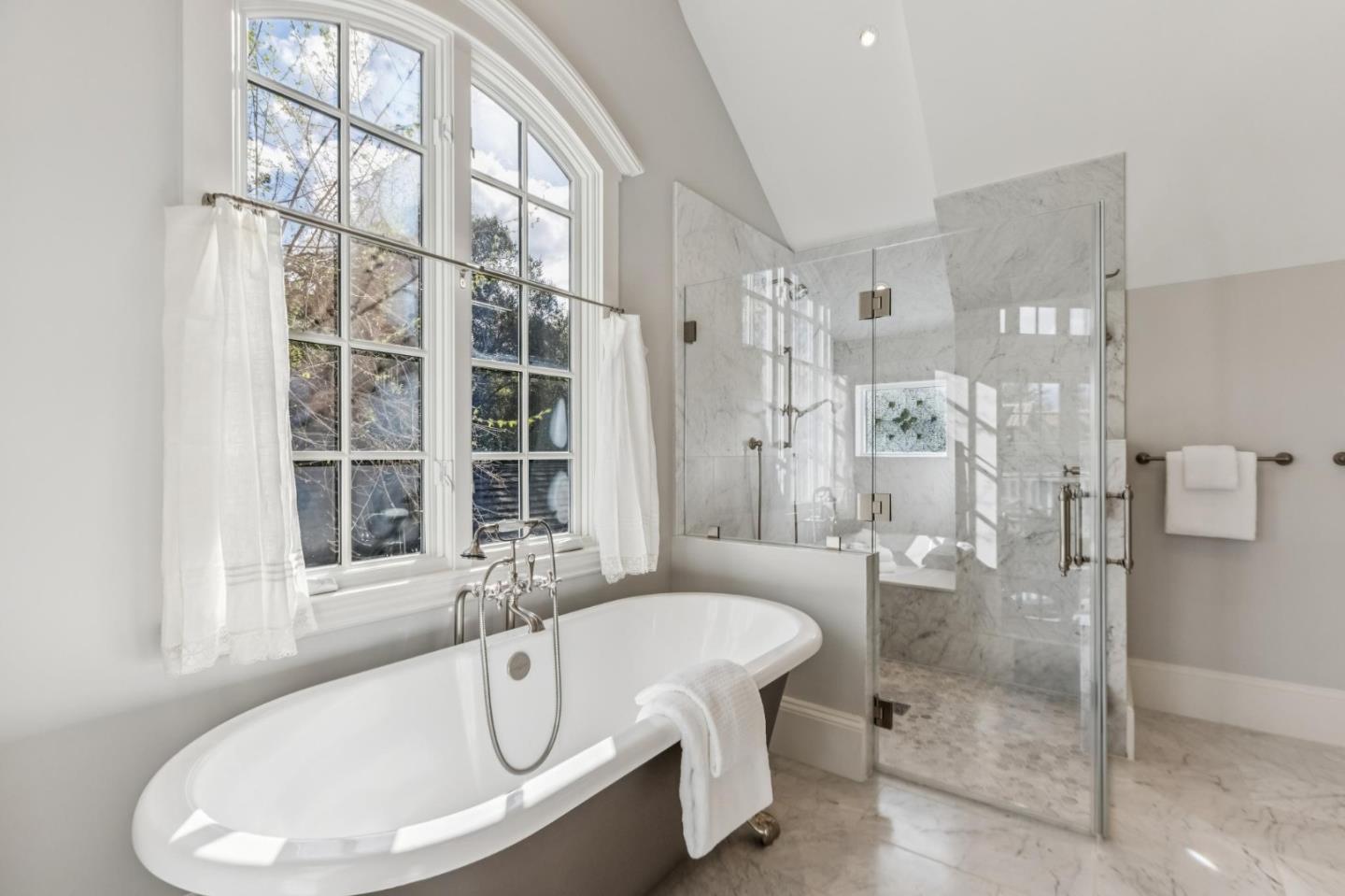 Detail Gallery Image 58 of 161 For 17930 Vineland Ave, Monte Sereno,  CA 95030 - 5 Beds | 5/2 Baths