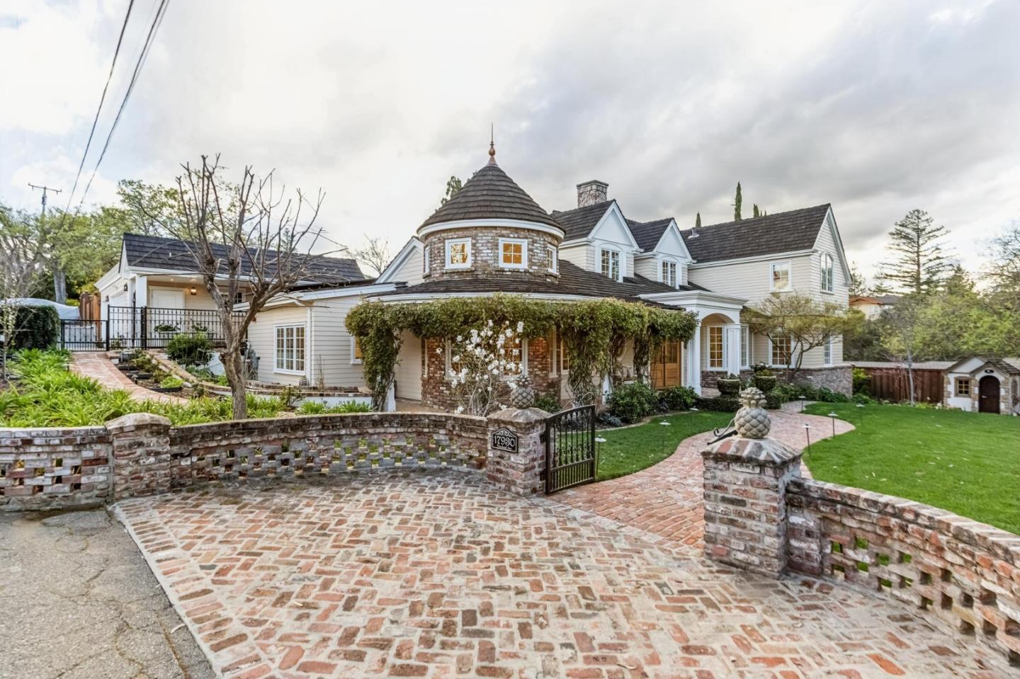 Detail Gallery Image 6 of 161 For 17930 Vineland Ave, Monte Sereno,  CA 95030 - 5 Beds | 5/2 Baths