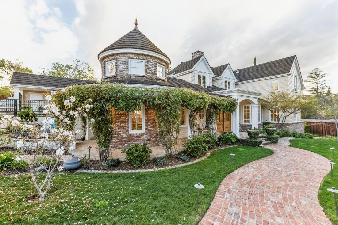 Detail Gallery Image 8 of 161 For 17930 Vineland Ave, Monte Sereno,  CA 95030 - 5 Beds | 5/2 Baths