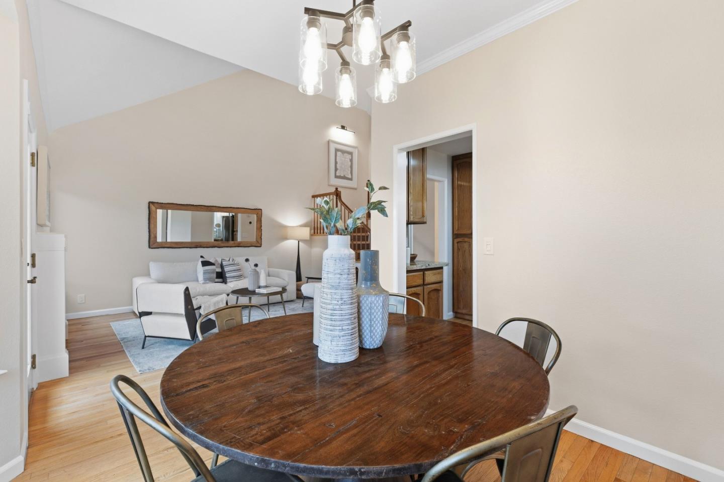 Detail Gallery Image 12 of 31 For 1292 Foxwood Way, San Jose,  CA 95118 - 3 Beds | 2/1 Baths