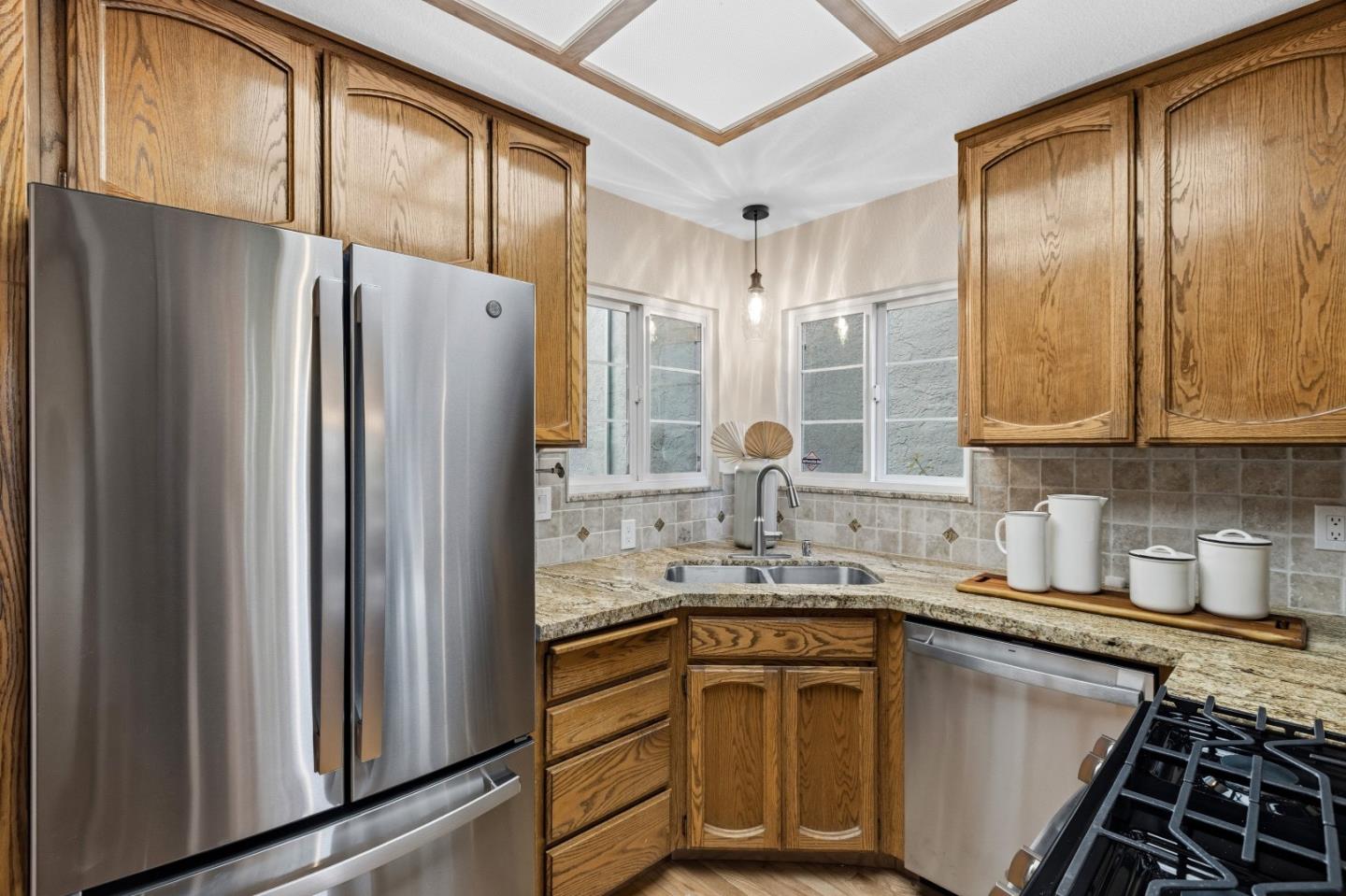 Detail Gallery Image 14 of 31 For 1292 Foxwood Way, San Jose,  CA 95118 - 3 Beds | 2/1 Baths