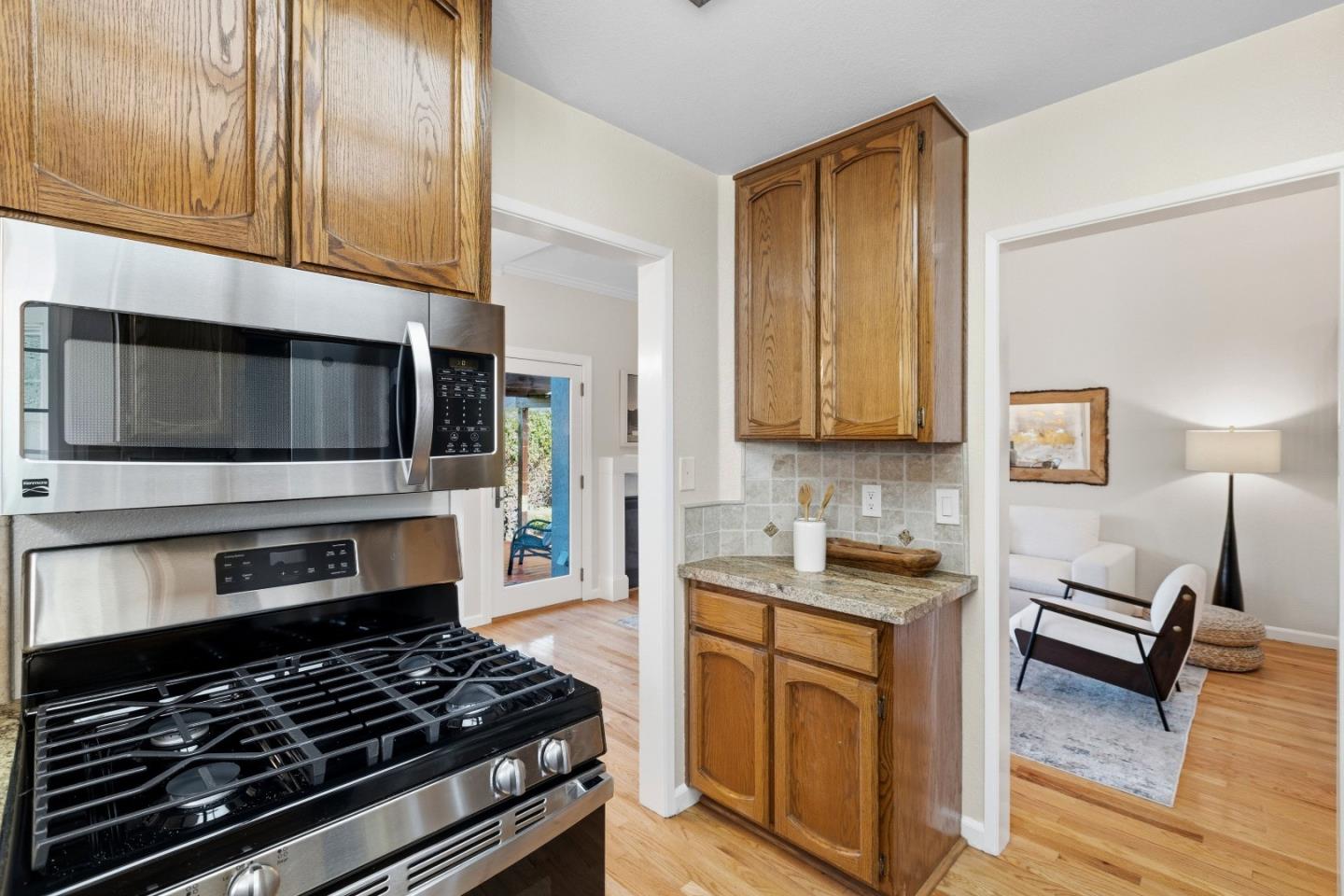 Detail Gallery Image 15 of 31 For 1292 Foxwood Way, San Jose,  CA 95118 - 3 Beds | 2/1 Baths