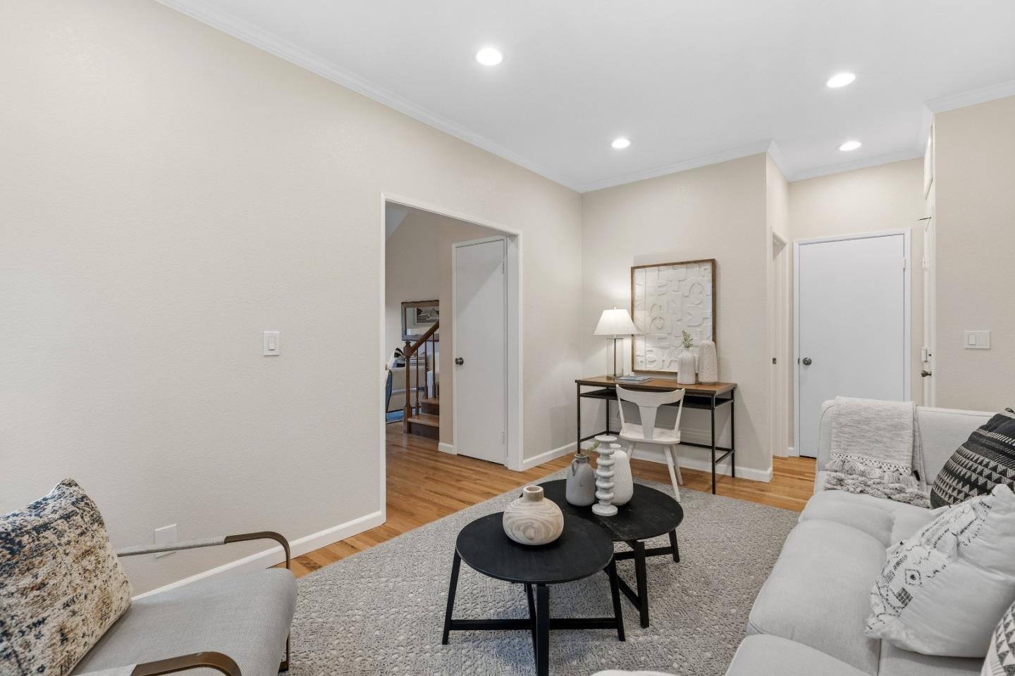 Detail Gallery Image 17 of 31 For 1292 Foxwood Way, San Jose,  CA 95118 - 3 Beds | 2/1 Baths