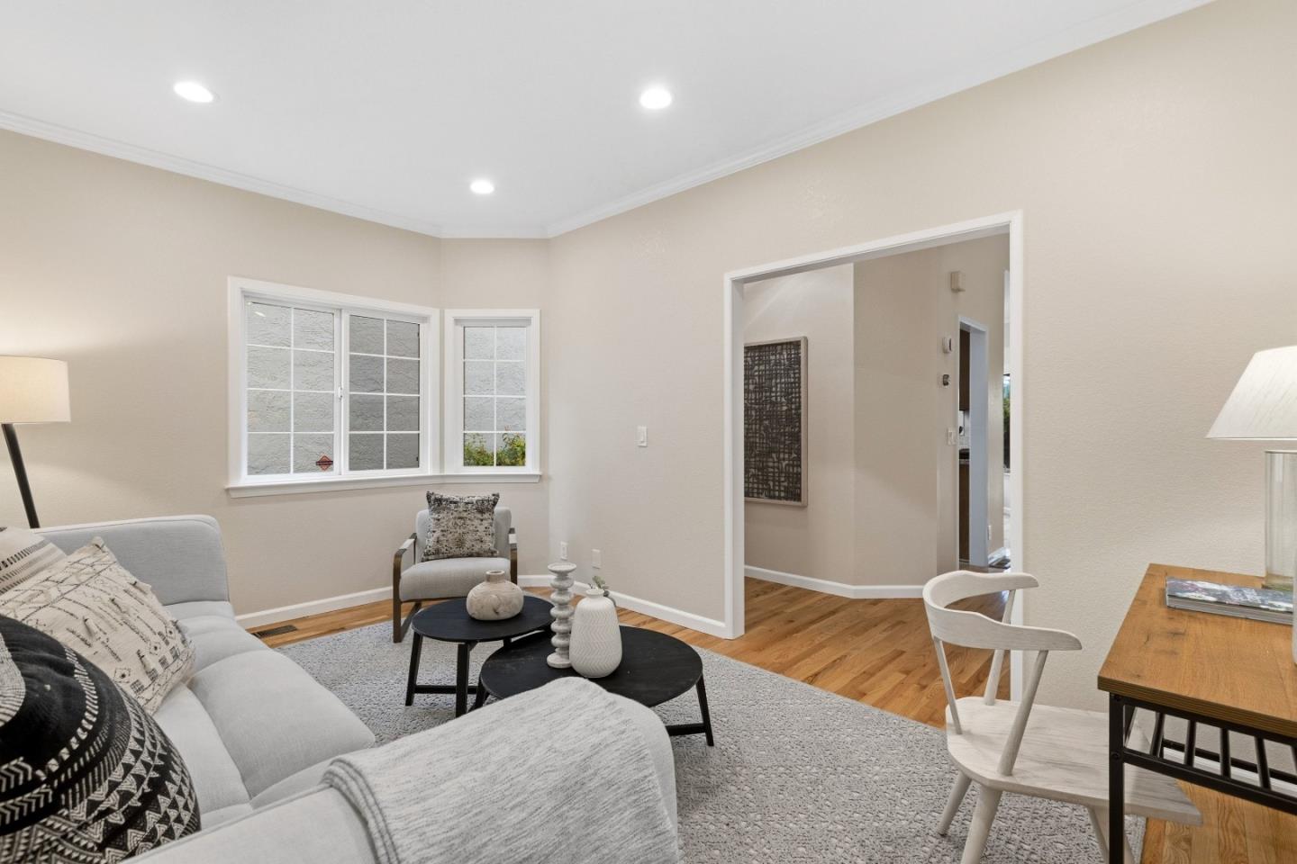 Detail Gallery Image 18 of 31 For 1292 Foxwood Way, San Jose,  CA 95118 - 3 Beds | 2/1 Baths