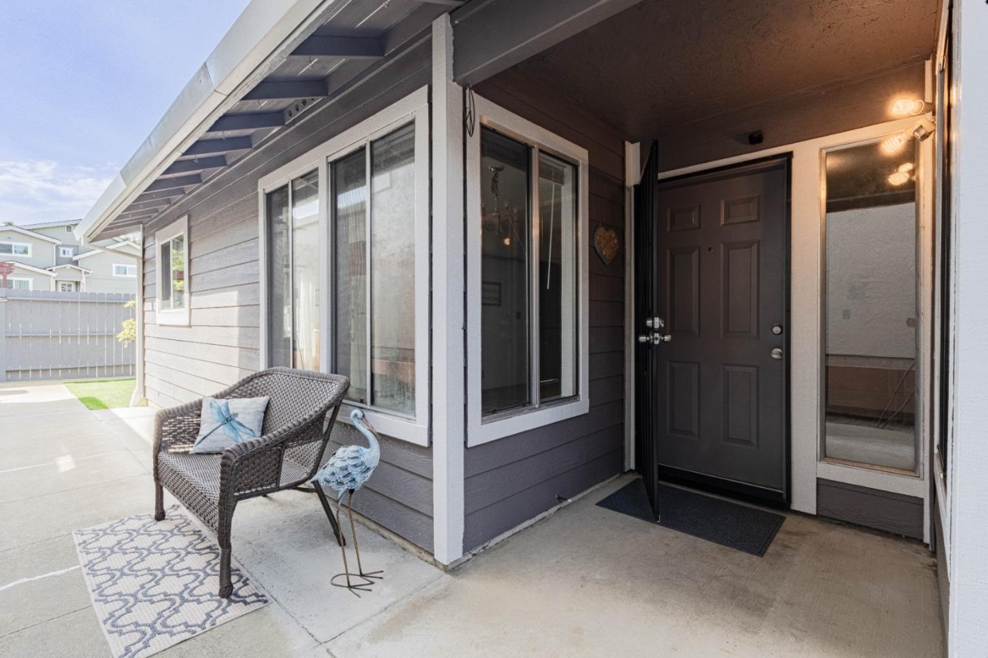 Detail Gallery Image 3 of 29 For 11 Fresa Pl, Salinas,  CA 93905 - 3 Beds | 2 Baths