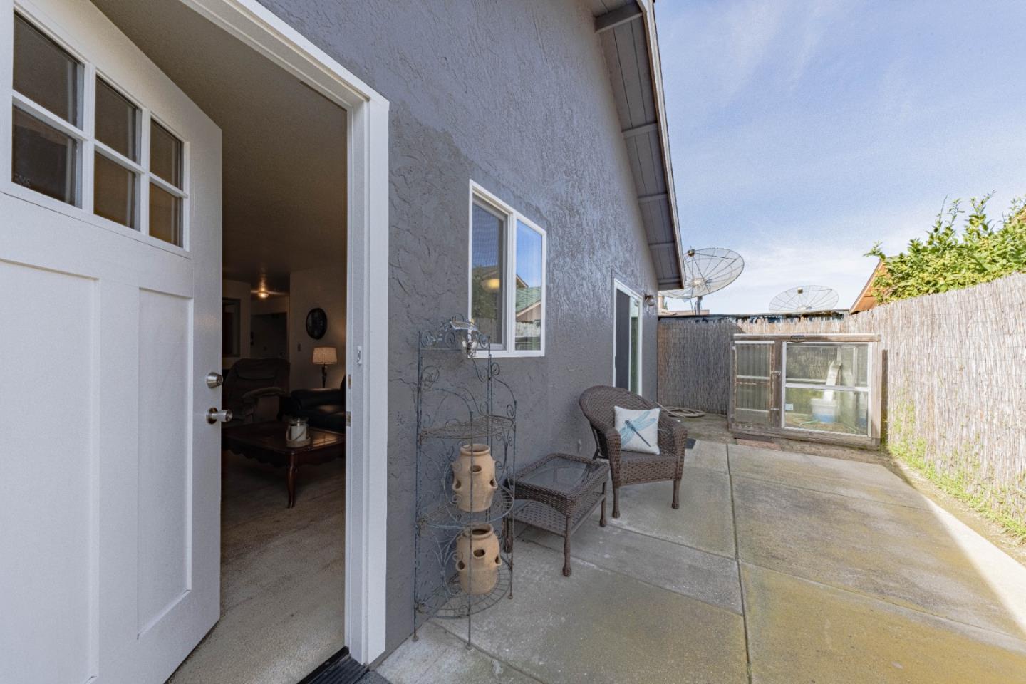 Detail Gallery Image 7 of 29 For 11 Fresa Pl, Salinas,  CA 93905 - 3 Beds | 2 Baths