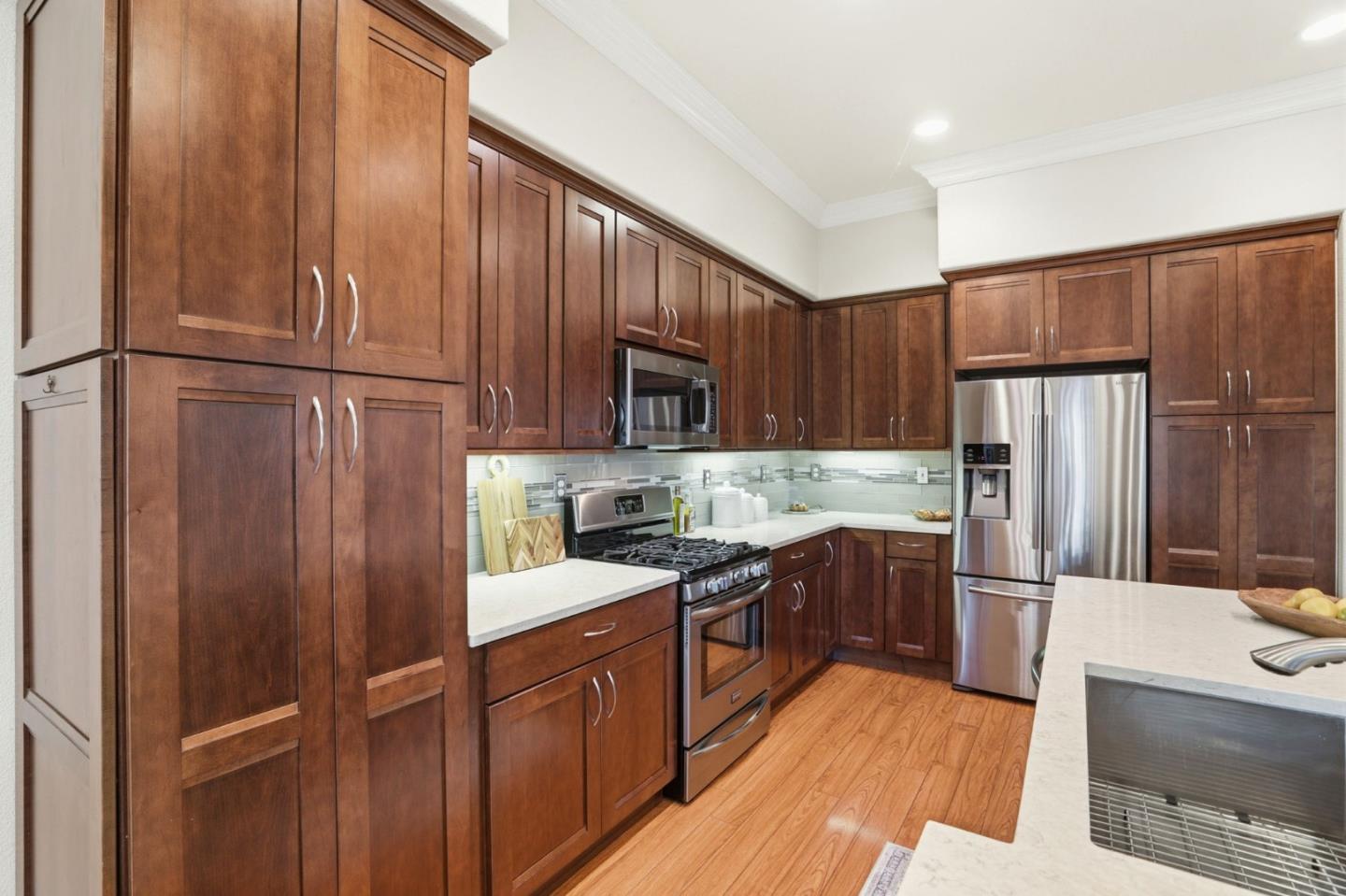 Detail Gallery Image 12 of 67 For 9050 Village View Loop, San Jose,  CA 95135 - 2 Beds | 2/1 Baths