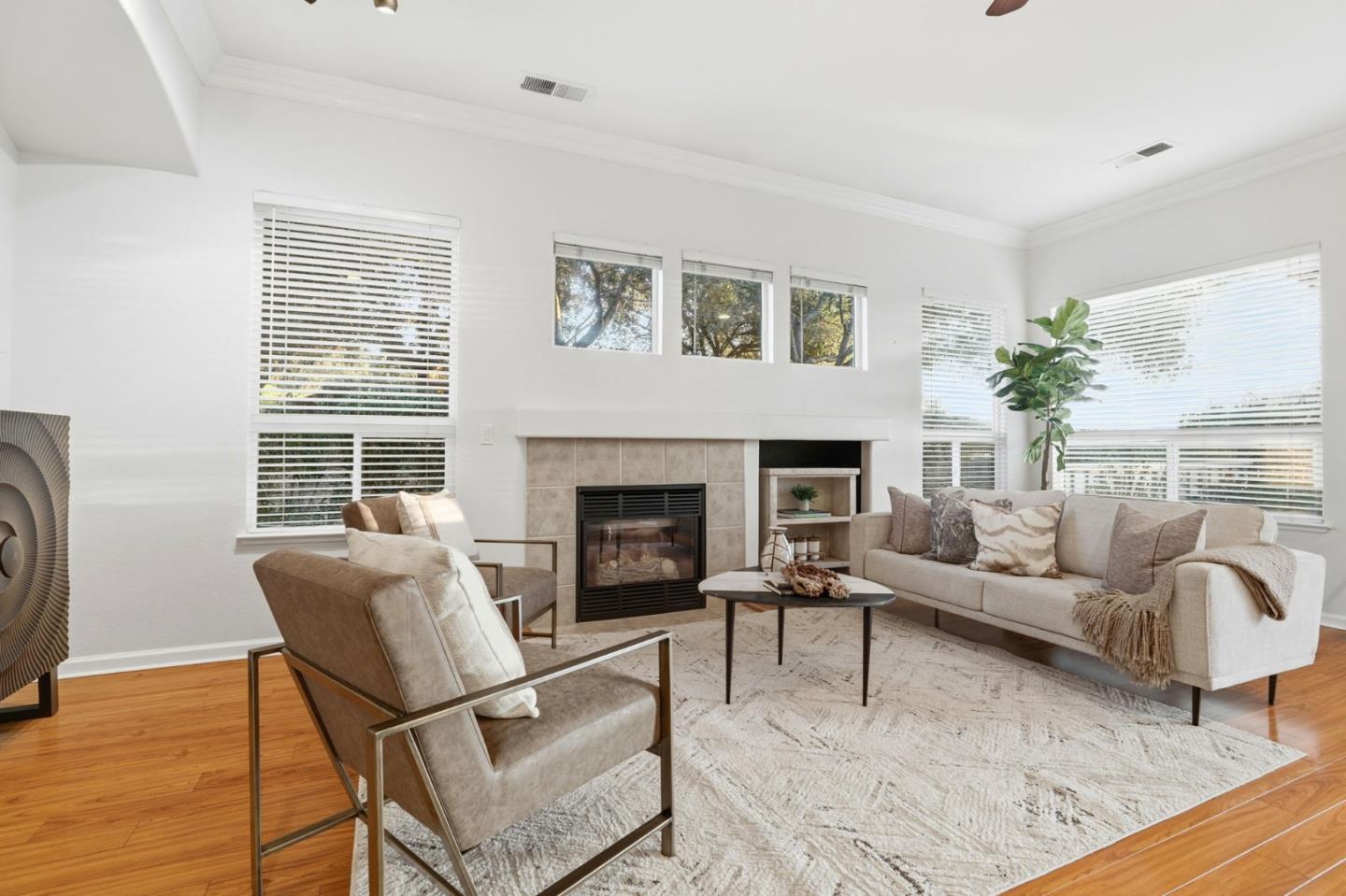 Detail Gallery Image 9 of 67 For 9050 Village View Loop, San Jose,  CA 95135 - 2 Beds | 2/1 Baths