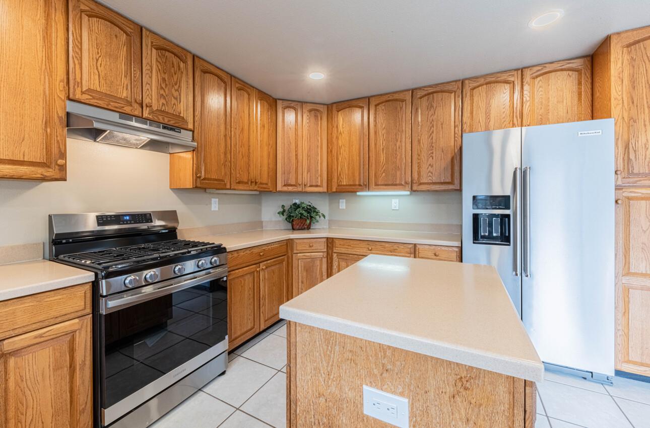 Detail Gallery Image 15 of 43 For 10 Rex Cir, Salinas,  CA 93906 - 5 Beds | 3 Baths