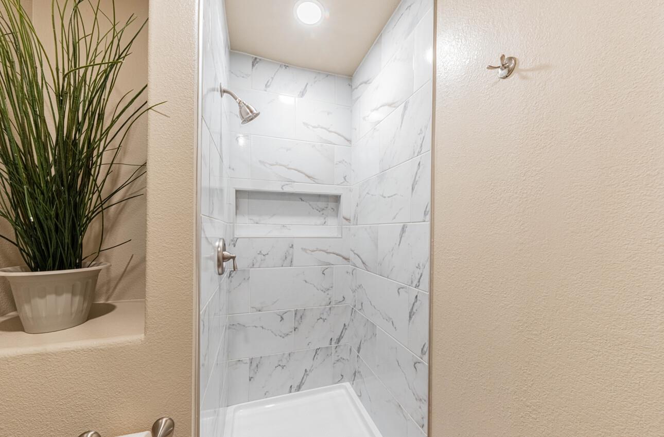 Detail Gallery Image 28 of 43 For 10 Rex Cir, Salinas,  CA 93906 - 5 Beds | 3 Baths