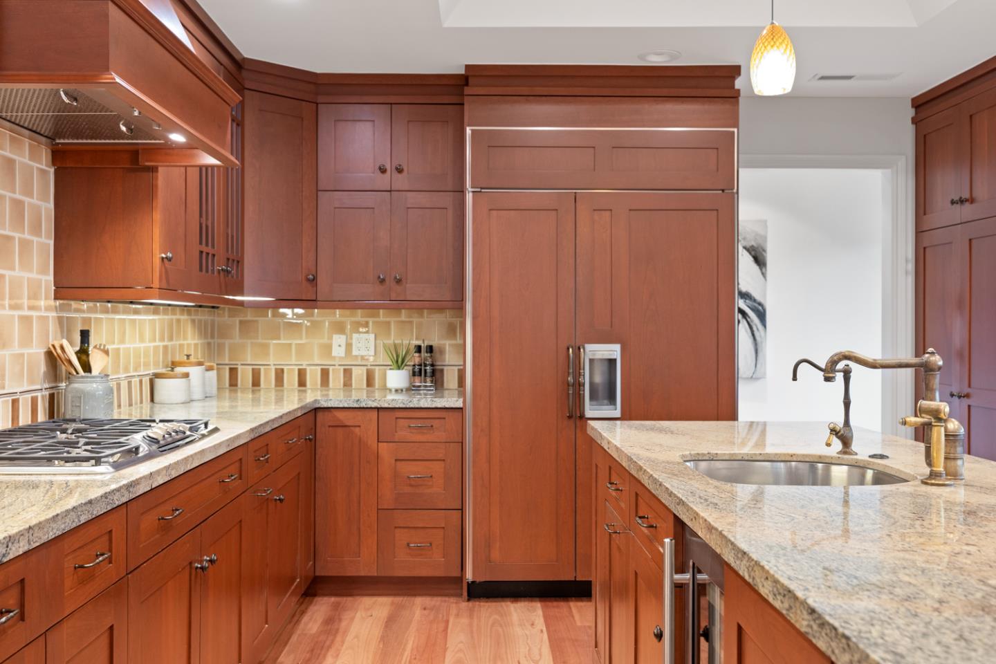 Detail Gallery Image 10 of 47 For 1360 Parrott Dr, San Mateo,  CA 94402 - 5 Beds | 3 Baths