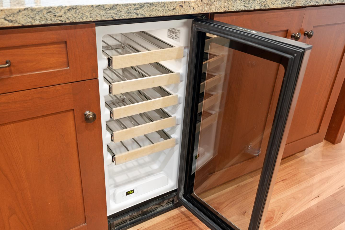 Detail Gallery Image 12 of 47 For 1360 Parrott Dr, San Mateo,  CA 94402 - 5 Beds | 3 Baths