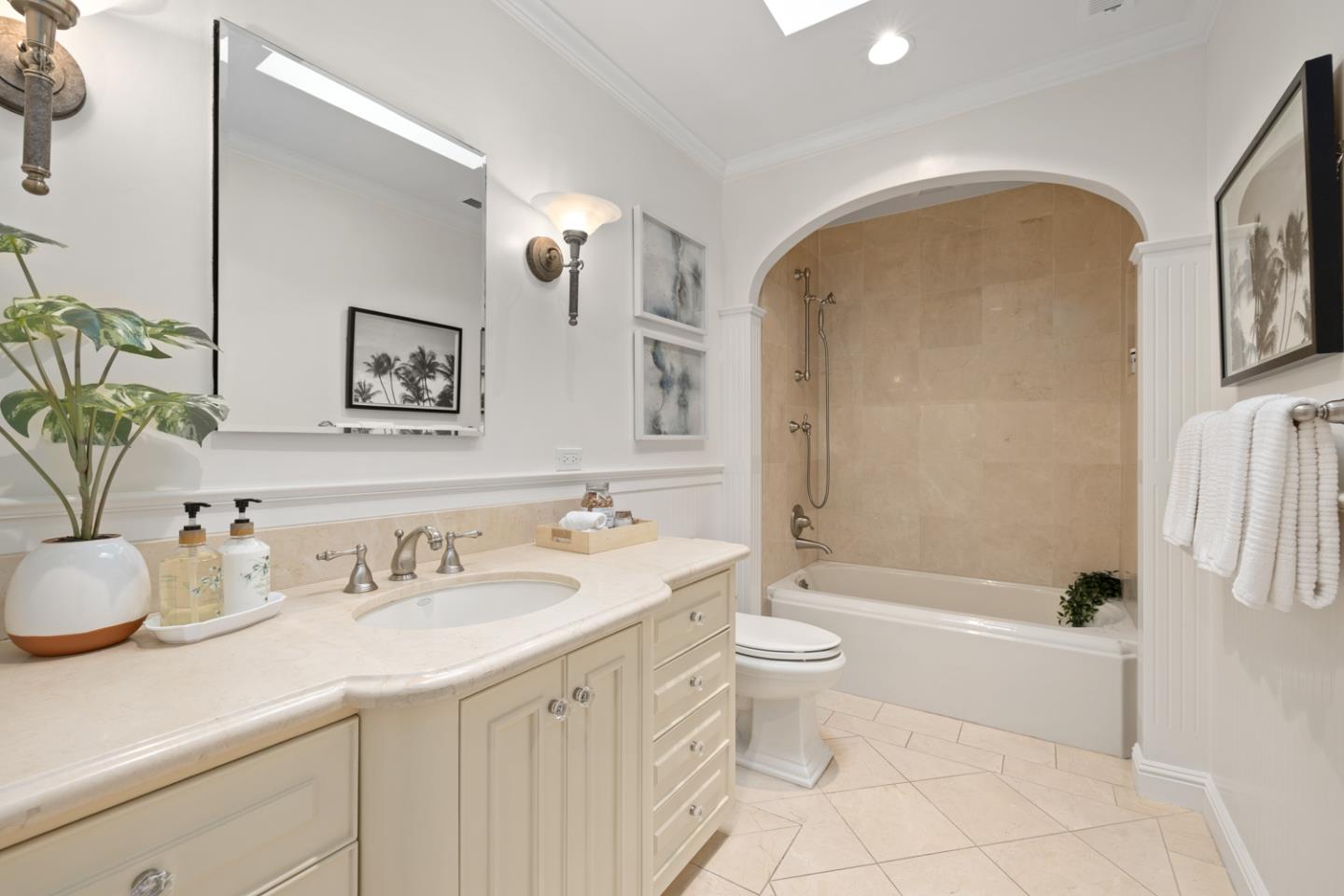 Detail Gallery Image 32 of 47 For 1360 Parrott Dr, San Mateo,  CA 94402 - 5 Beds | 3 Baths