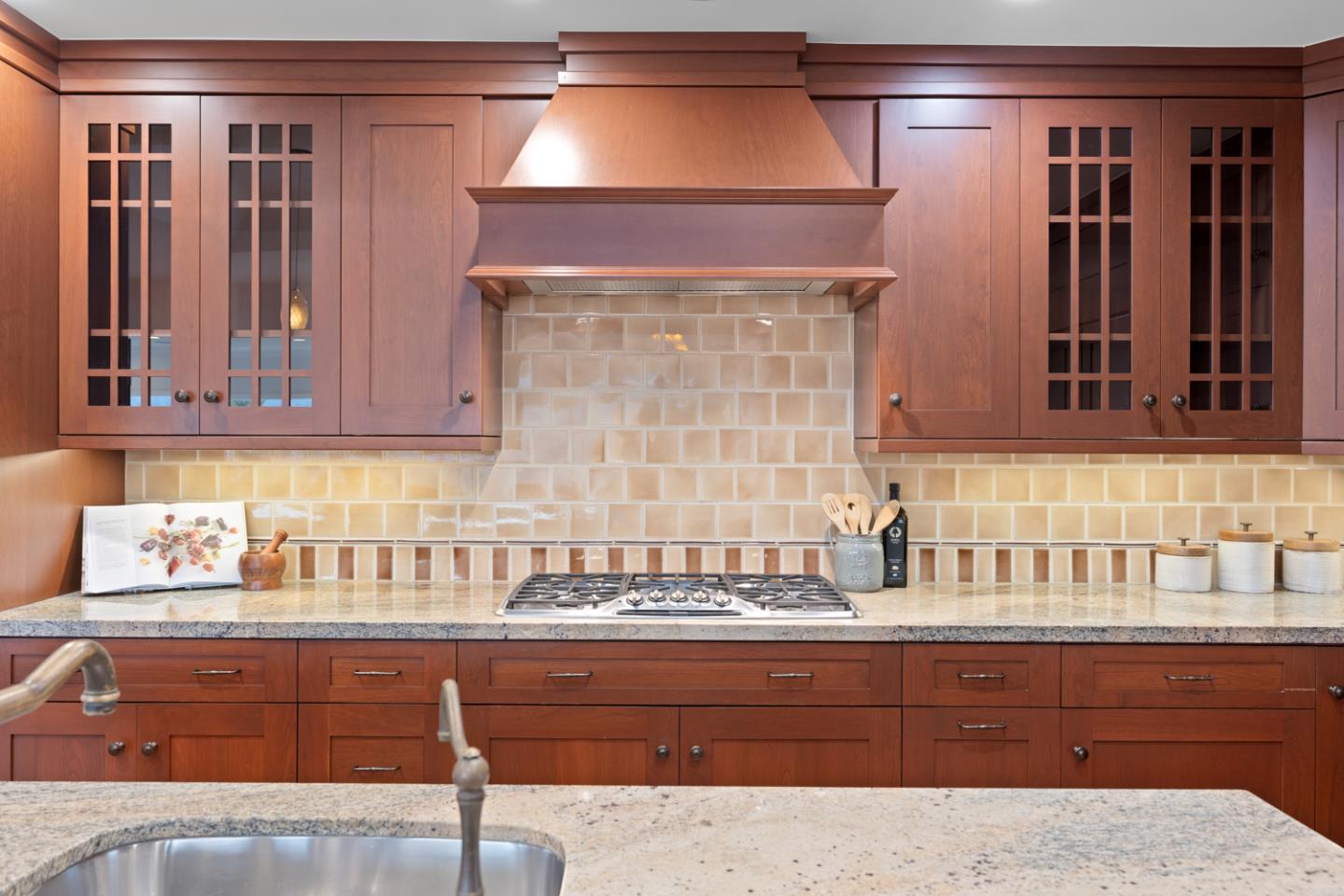 Detail Gallery Image 9 of 47 For 1360 Parrott Dr, San Mateo,  CA 94402 - 5 Beds | 3 Baths