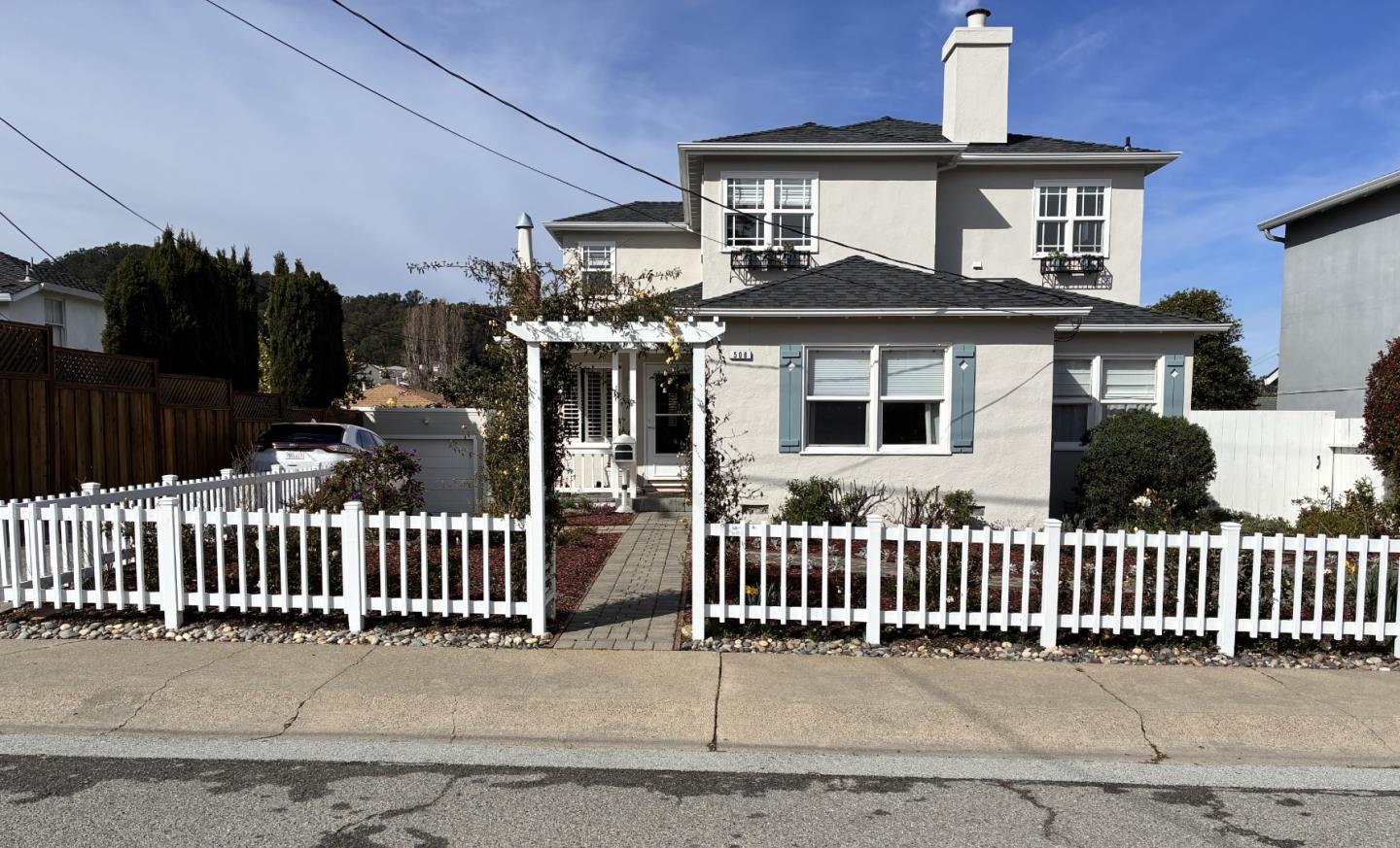 Front Image Thumbnail for ML82035737