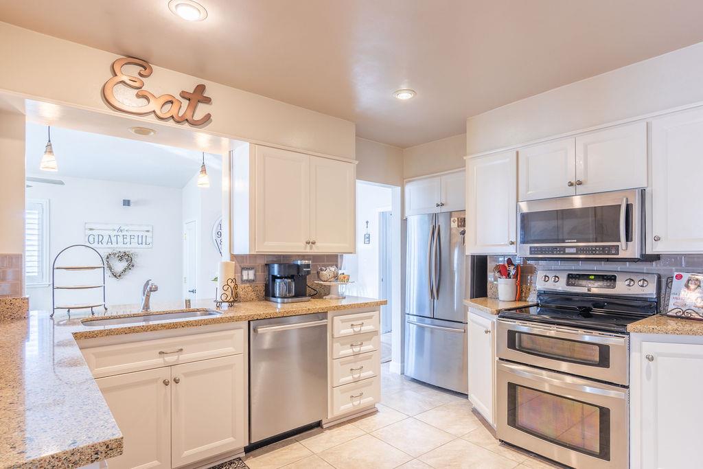 Detail Gallery Image 12 of 46 For 508 Juanita Ave, Millbrae,  CA 94030 - 5 Beds | 2/1 Baths