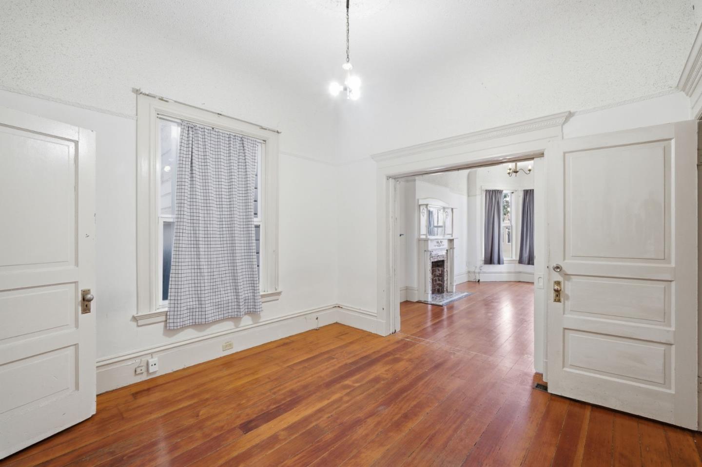 Detail Gallery Image 10 of 65 For 2325-2327 Bryant St, San Francisco,  CA 94110 - – Beds | – Baths