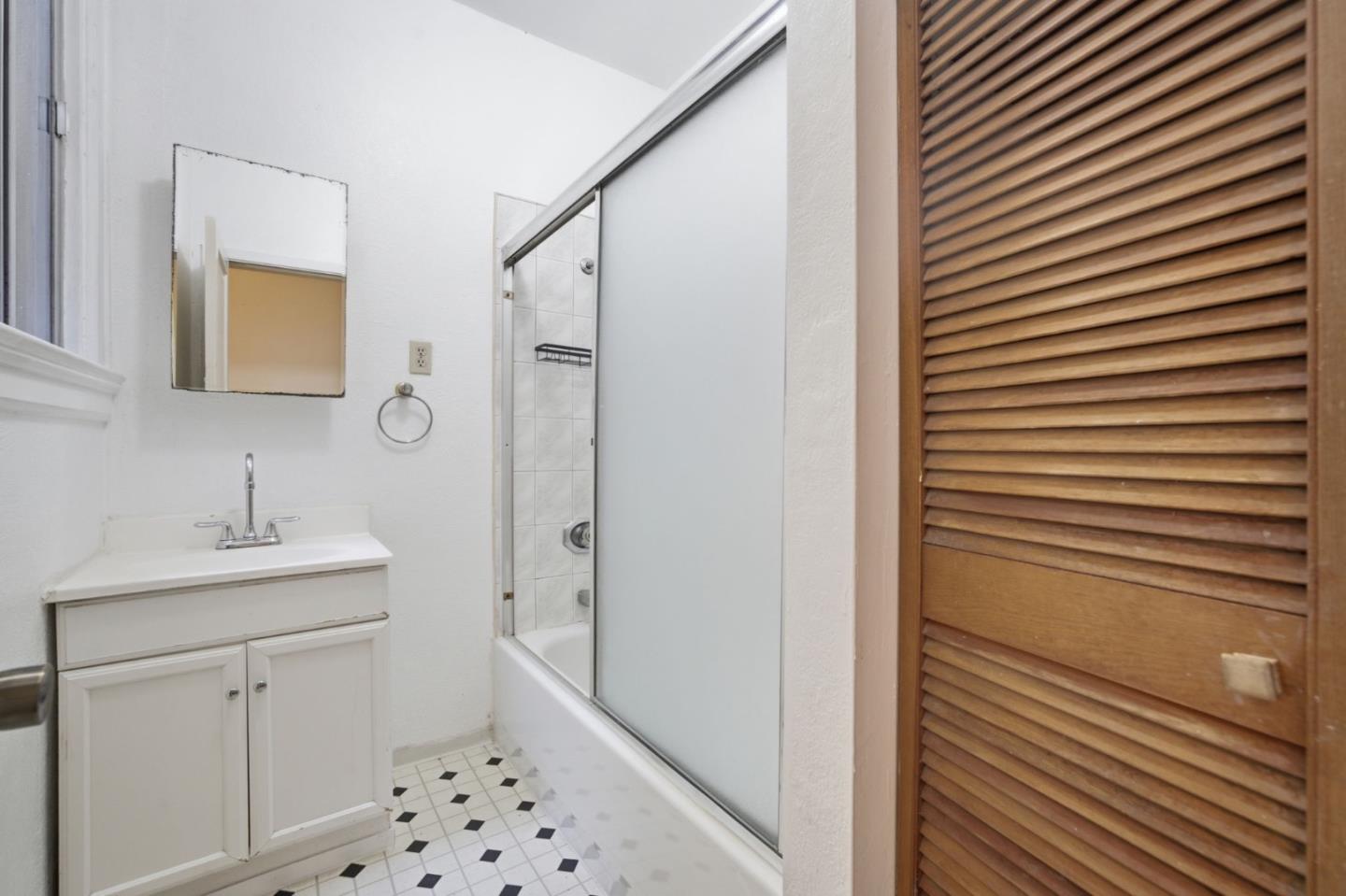 Detail Gallery Image 16 of 65 For 2325-2327 Bryant St, San Francisco,  CA 94110 - – Beds | – Baths