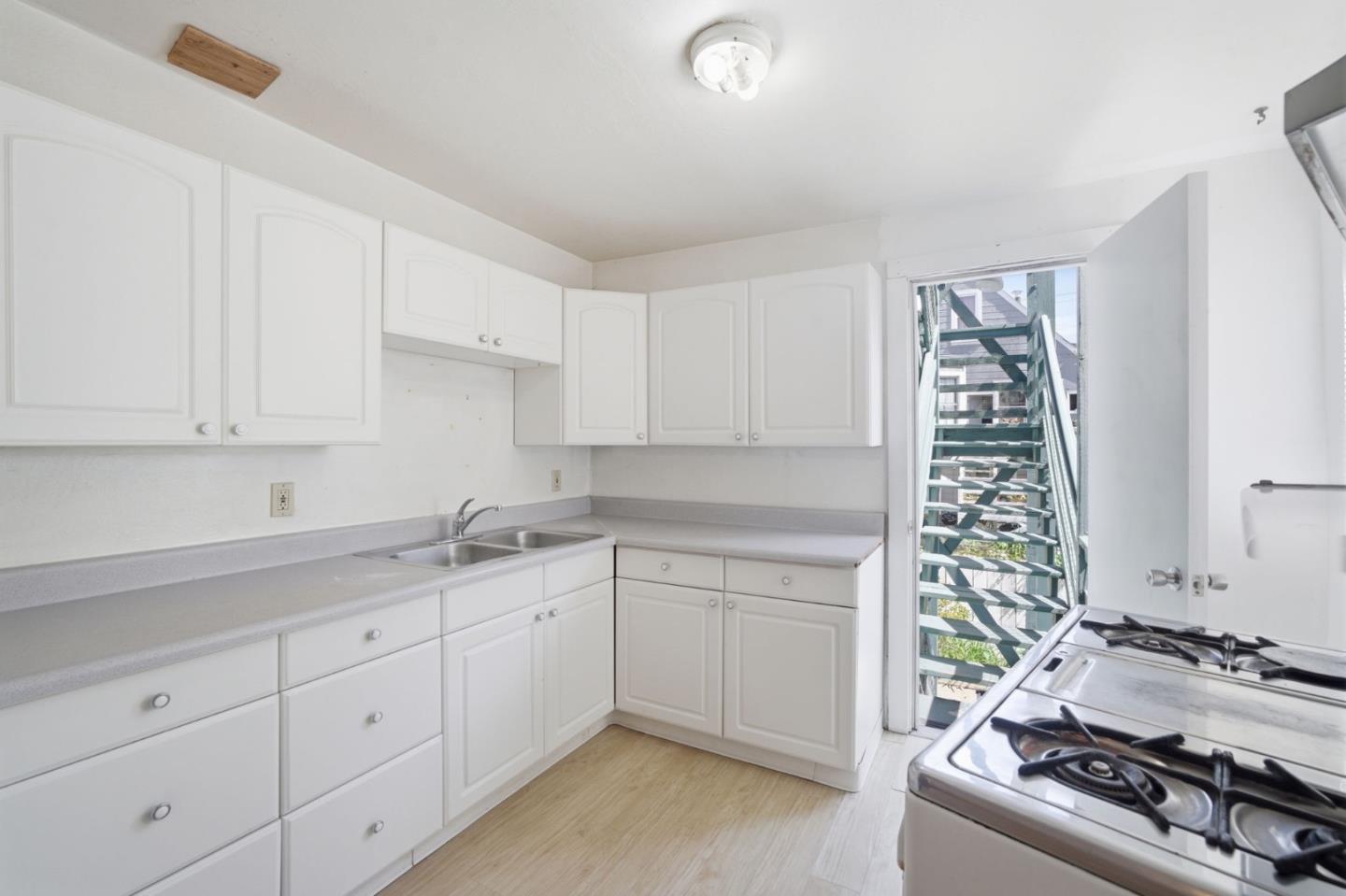 Detail Gallery Image 24 of 65 For 2325-2327 Bryant St, San Francisco,  CA 94110 - – Beds | – Baths