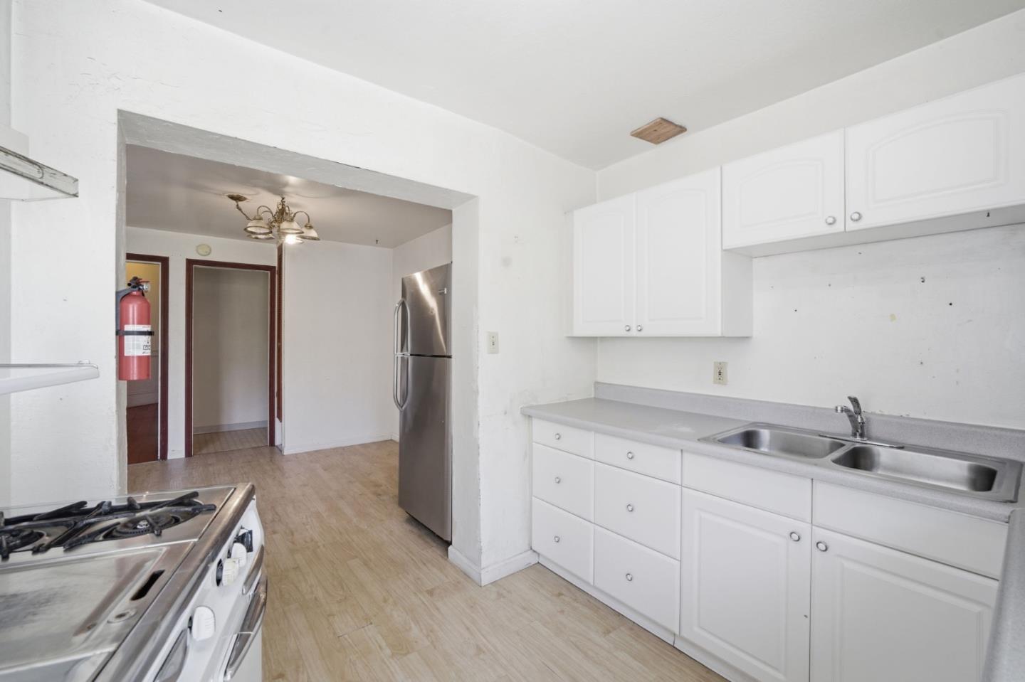 Detail Gallery Image 25 of 65 For 2325-2327 Bryant St, San Francisco,  CA 94110 - – Beds | – Baths