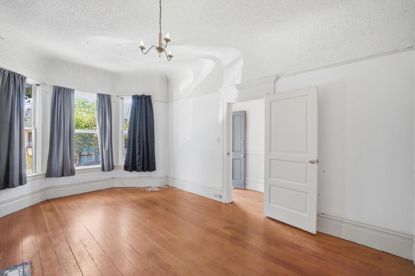 Detail Gallery Image 7 of 65 For 2325-2327 Bryant St, San Francisco,  CA 94110 - – Beds | – Baths