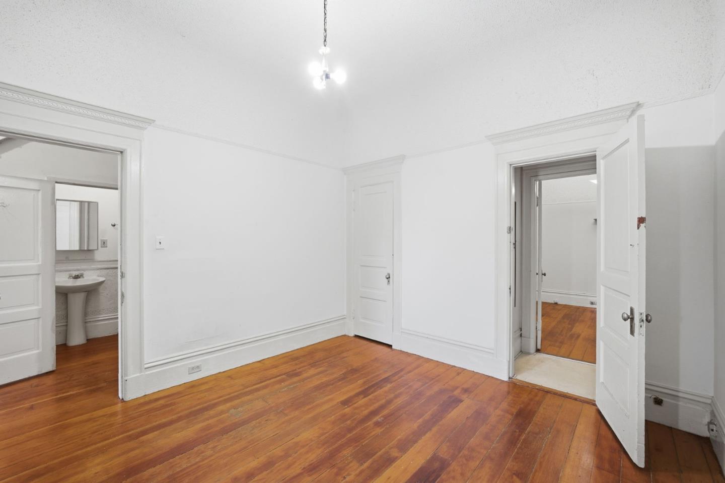 Detail Gallery Image 9 of 65 For 2325-2327 Bryant St, San Francisco,  CA 94110 - – Beds | – Baths