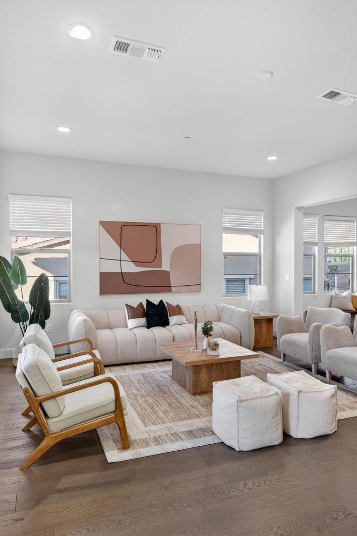 Detail Gallery Image 16 of 70 For 1414 Cottlestone Ct, San Jose,  CA 95121 - 5 Beds | 3/1 Baths