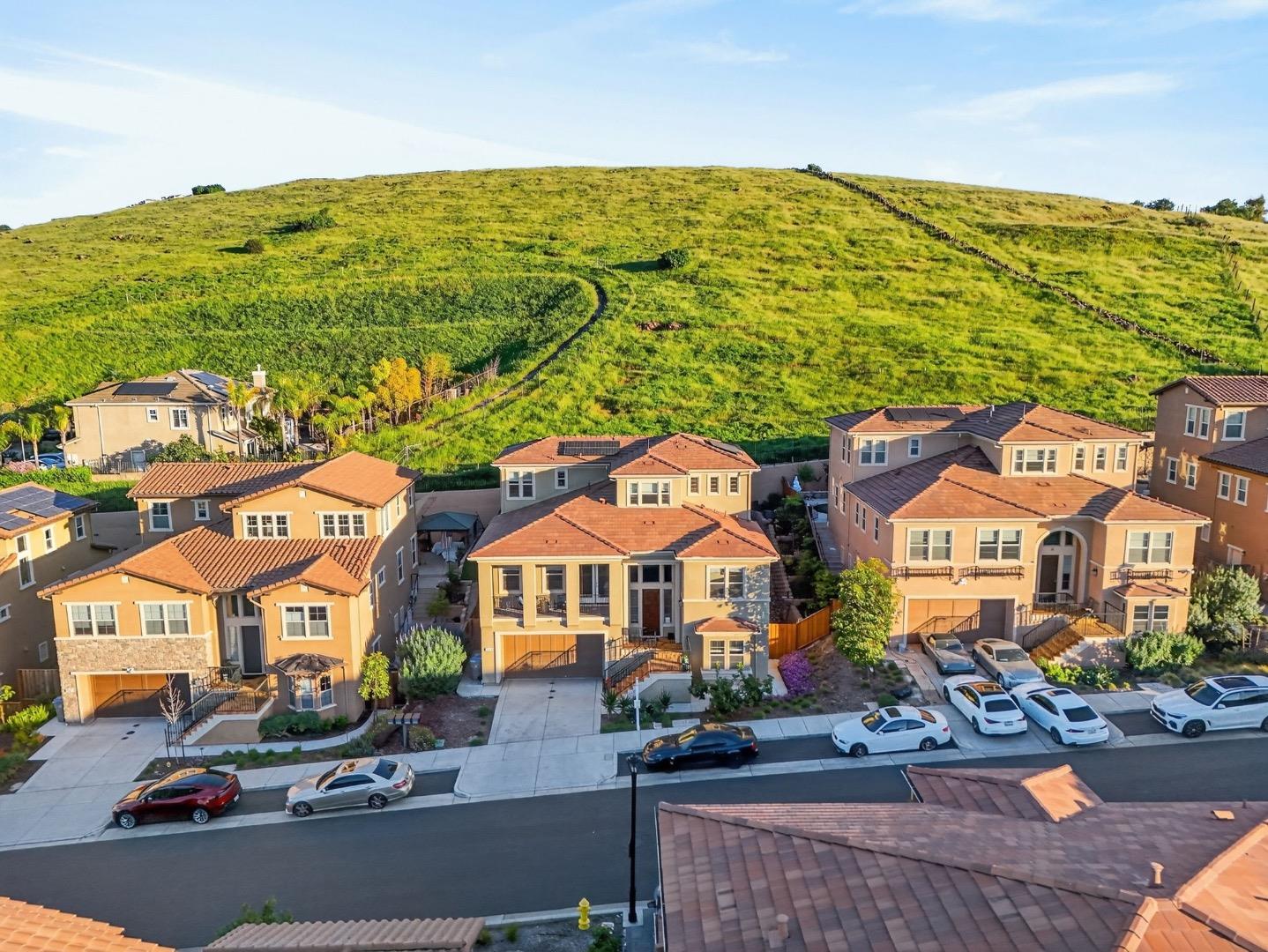 Detail Gallery Image 2 of 70 For 1414 Cottlestone Ct, San Jose,  CA 95121 - 5 Beds | 3/1 Baths