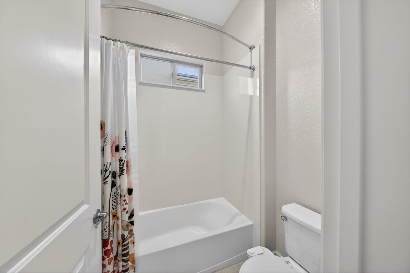 Detail Gallery Image 21 of 70 For 1414 Cottlestone Ct, San Jose,  CA 95121 - 5 Beds | 3/1 Baths