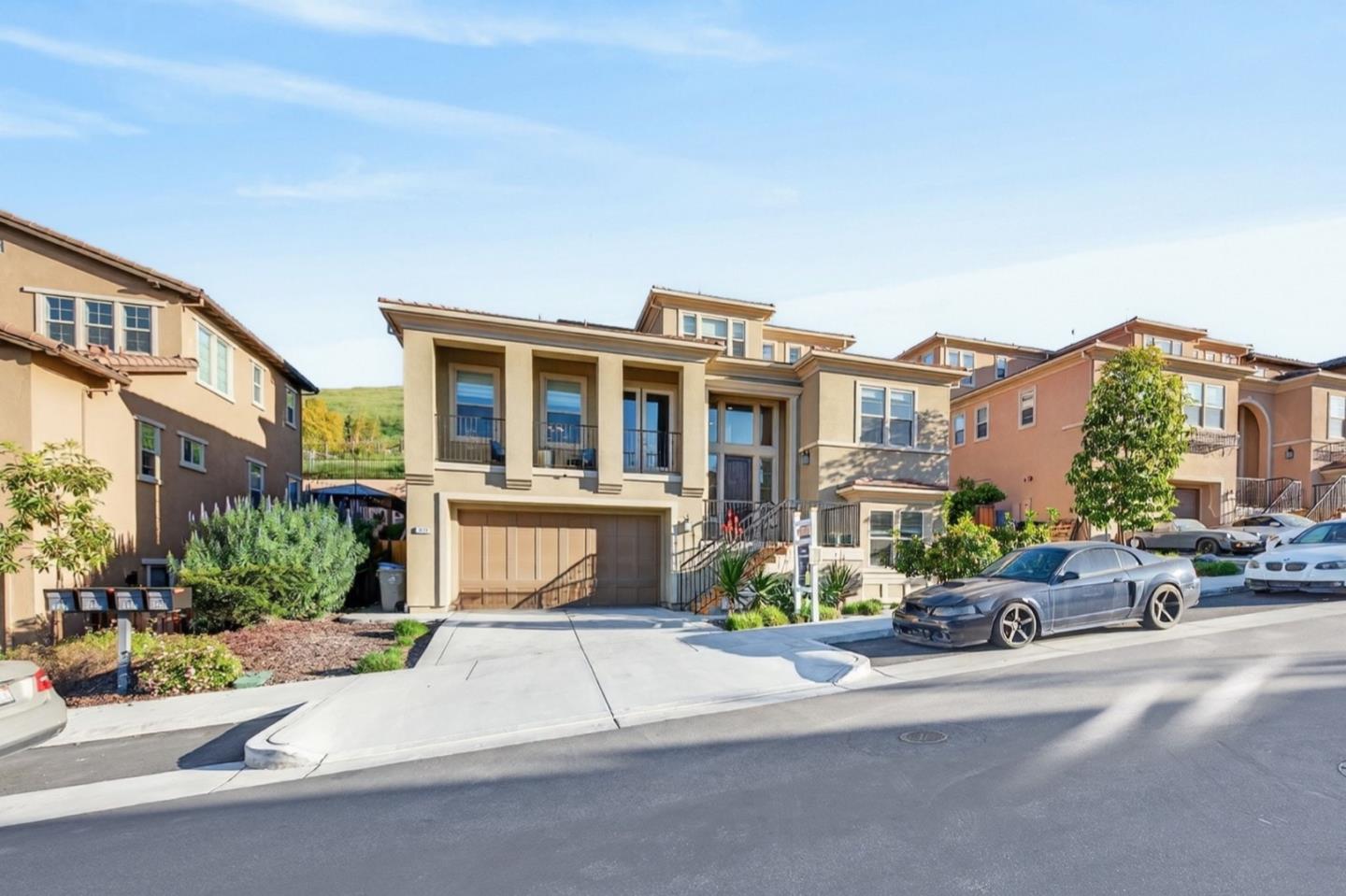 Detail Gallery Image 3 of 70 For 1414 Cottlestone Ct, San Jose,  CA 95121 - 5 Beds | 3/1 Baths