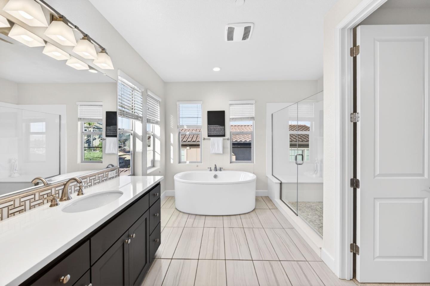 Detail Gallery Image 40 of 70 For 1414 Cottlestone Ct, San Jose,  CA 95121 - 5 Beds | 3/1 Baths