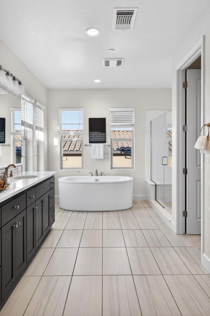 Detail Gallery Image 41 of 70 For 1414 Cottlestone Ct, San Jose,  CA 95121 - 5 Beds | 3/1 Baths