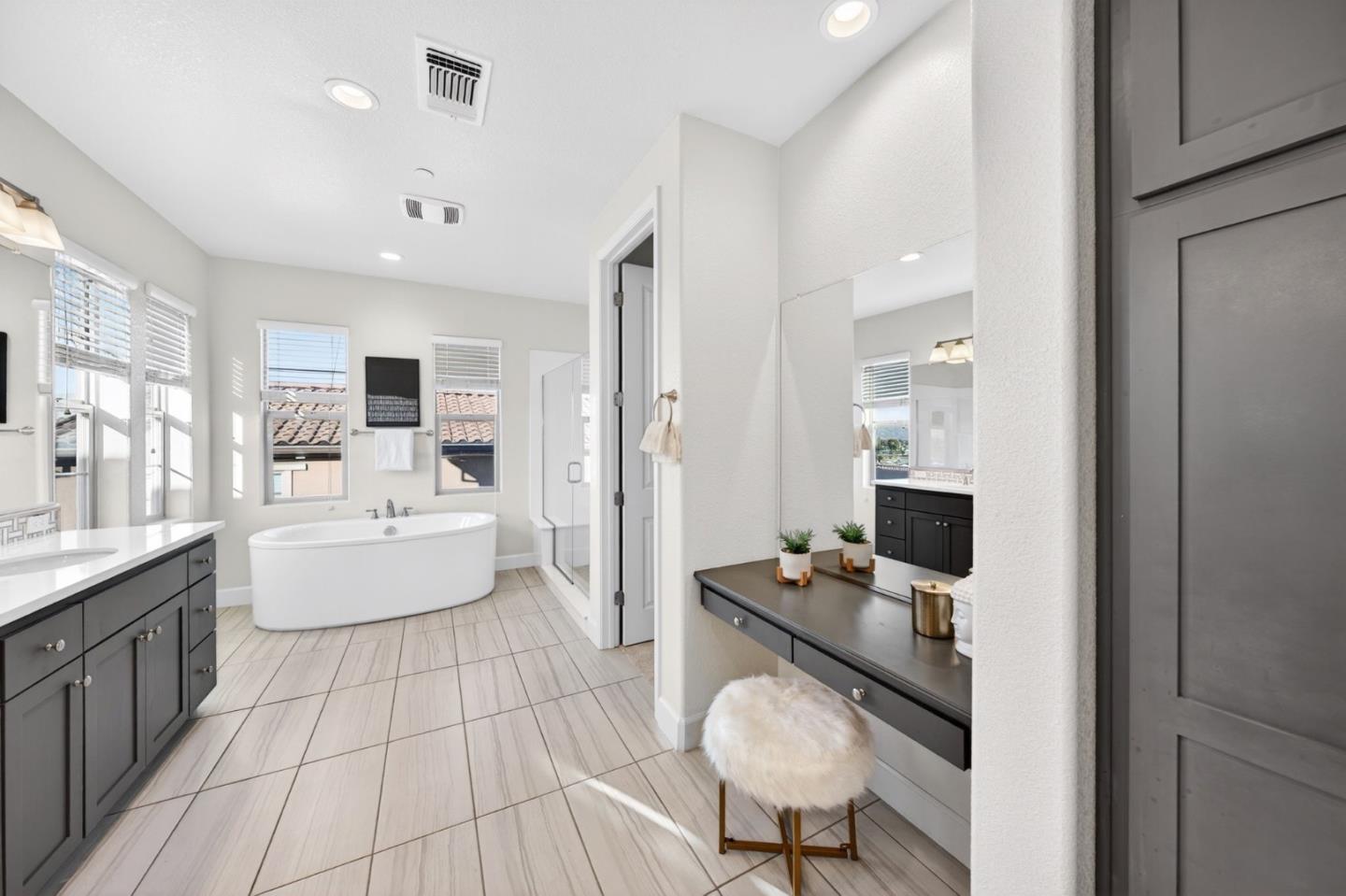 Detail Gallery Image 42 of 70 For 1414 Cottlestone Ct, San Jose,  CA 95121 - 5 Beds | 3/1 Baths