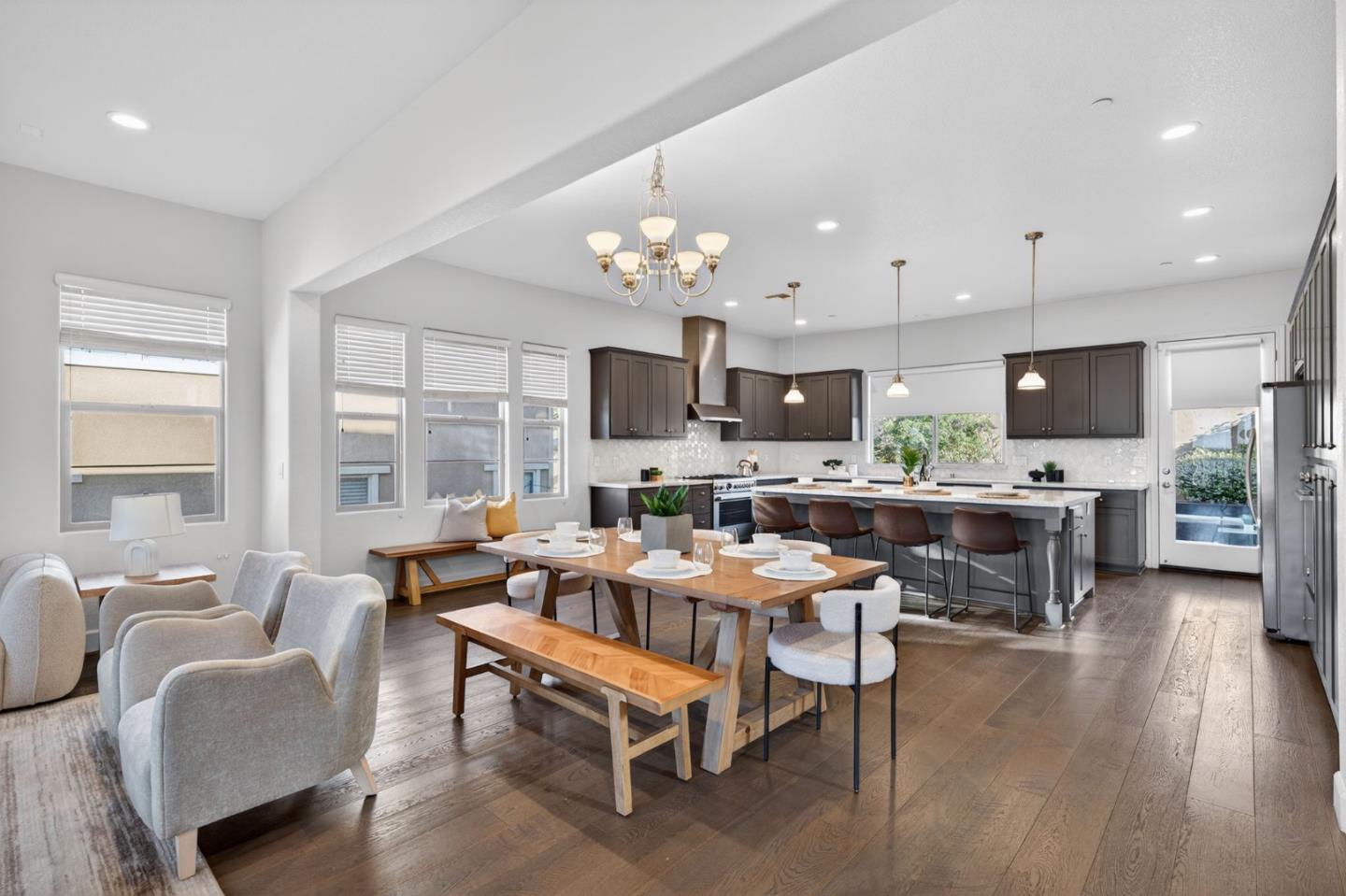 Detail Gallery Image 7 of 70 For 1414 Cottlestone Ct, San Jose,  CA 95121 - 5 Beds | 3/1 Baths