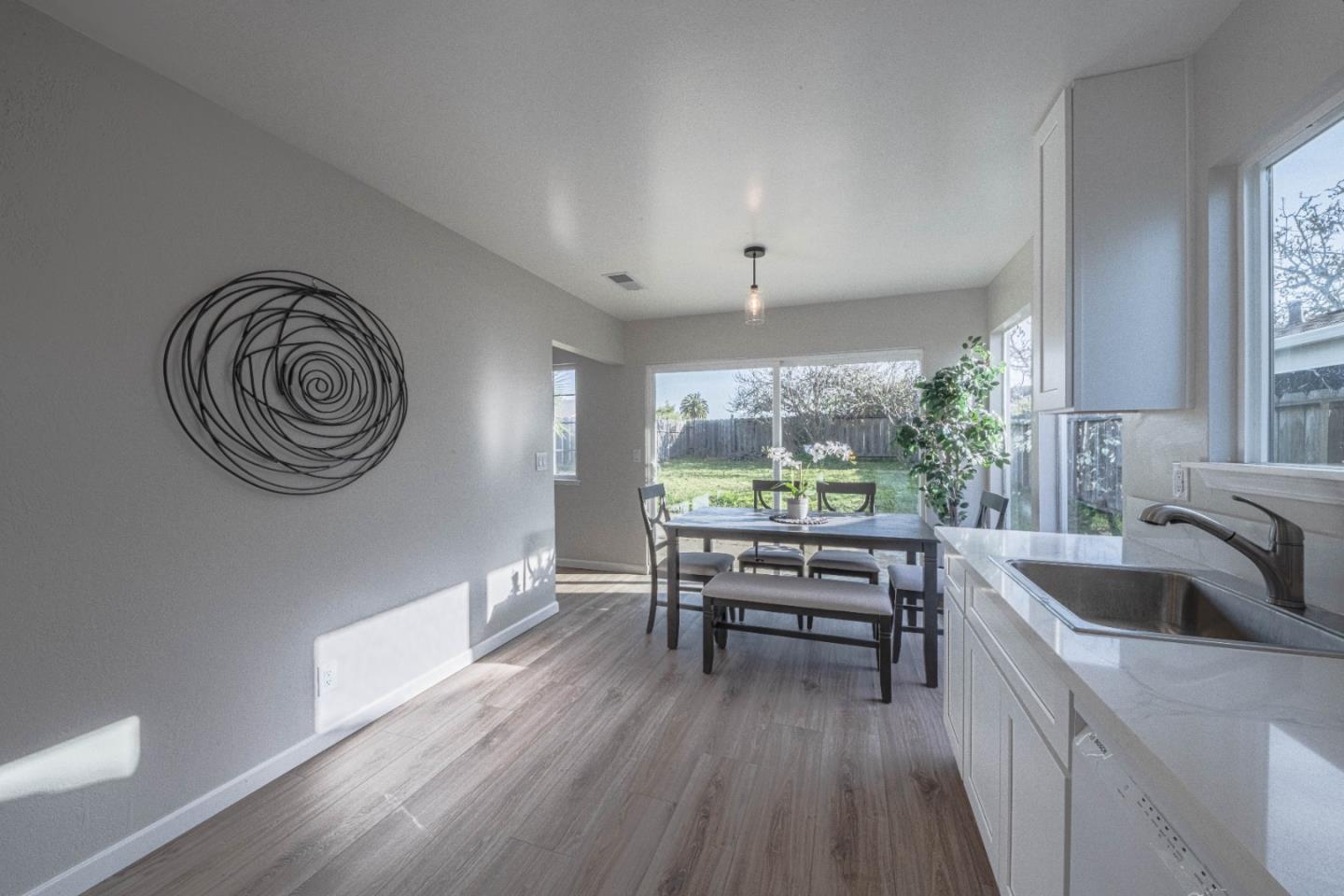 Detail Gallery Image 11 of 29 For 18594 Northridge Dr, Salinas,  CA 93906 - 3 Beds | 2 Baths